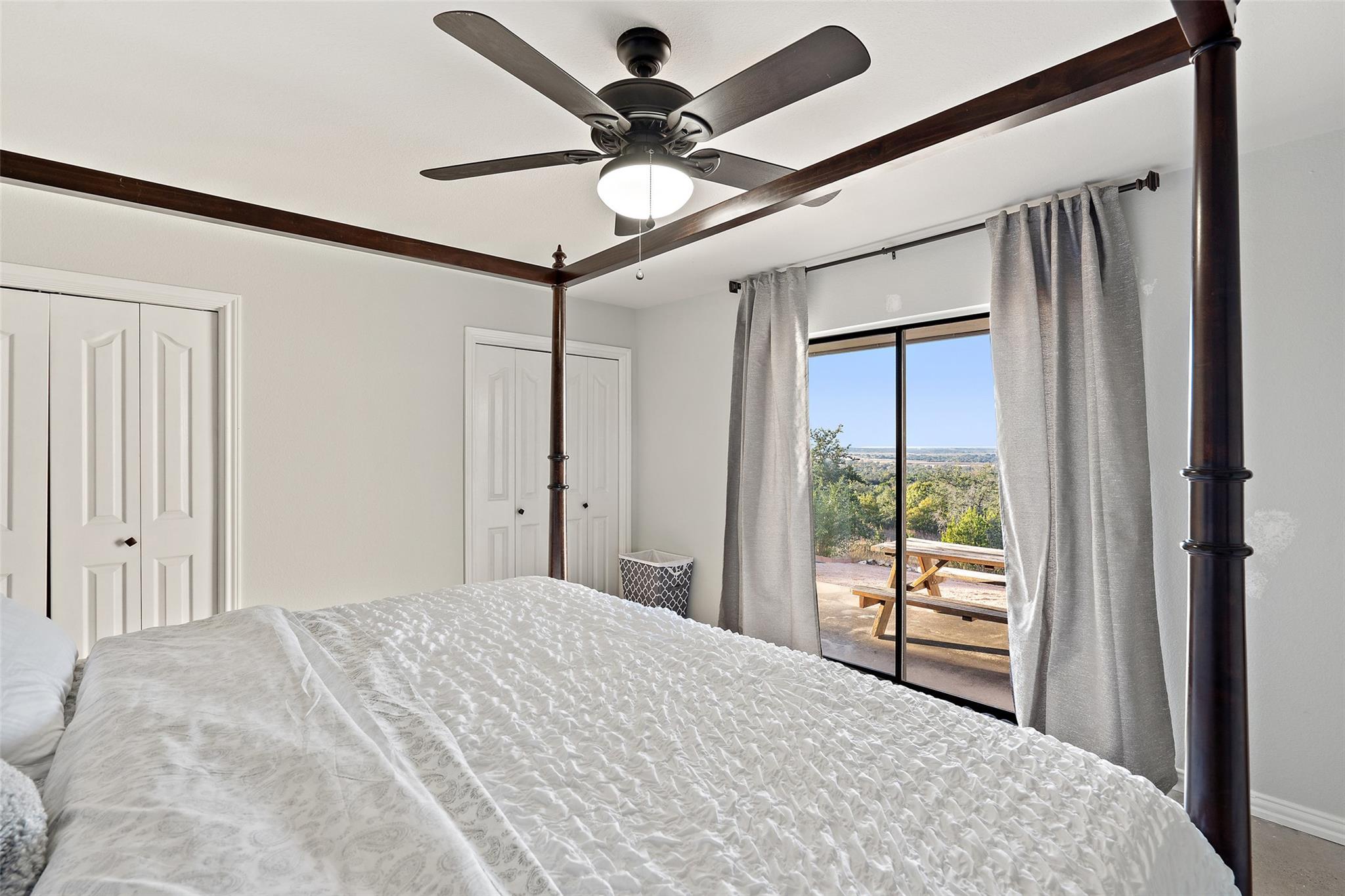 414 Gregg Dr, Spicewood, TX 78669