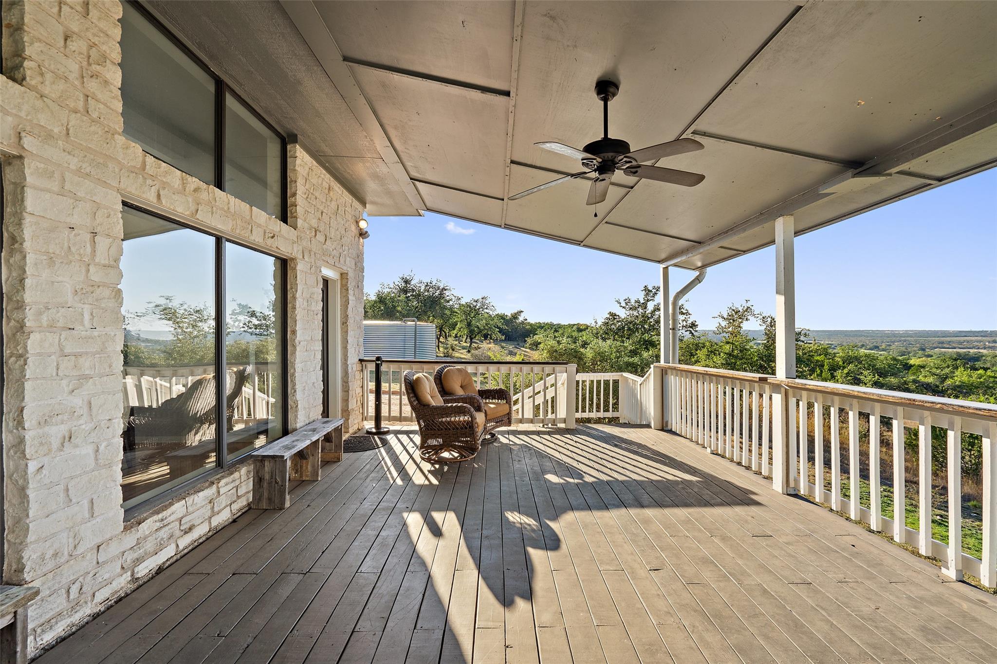 414 Gregg Dr, Spicewood, TX 78669