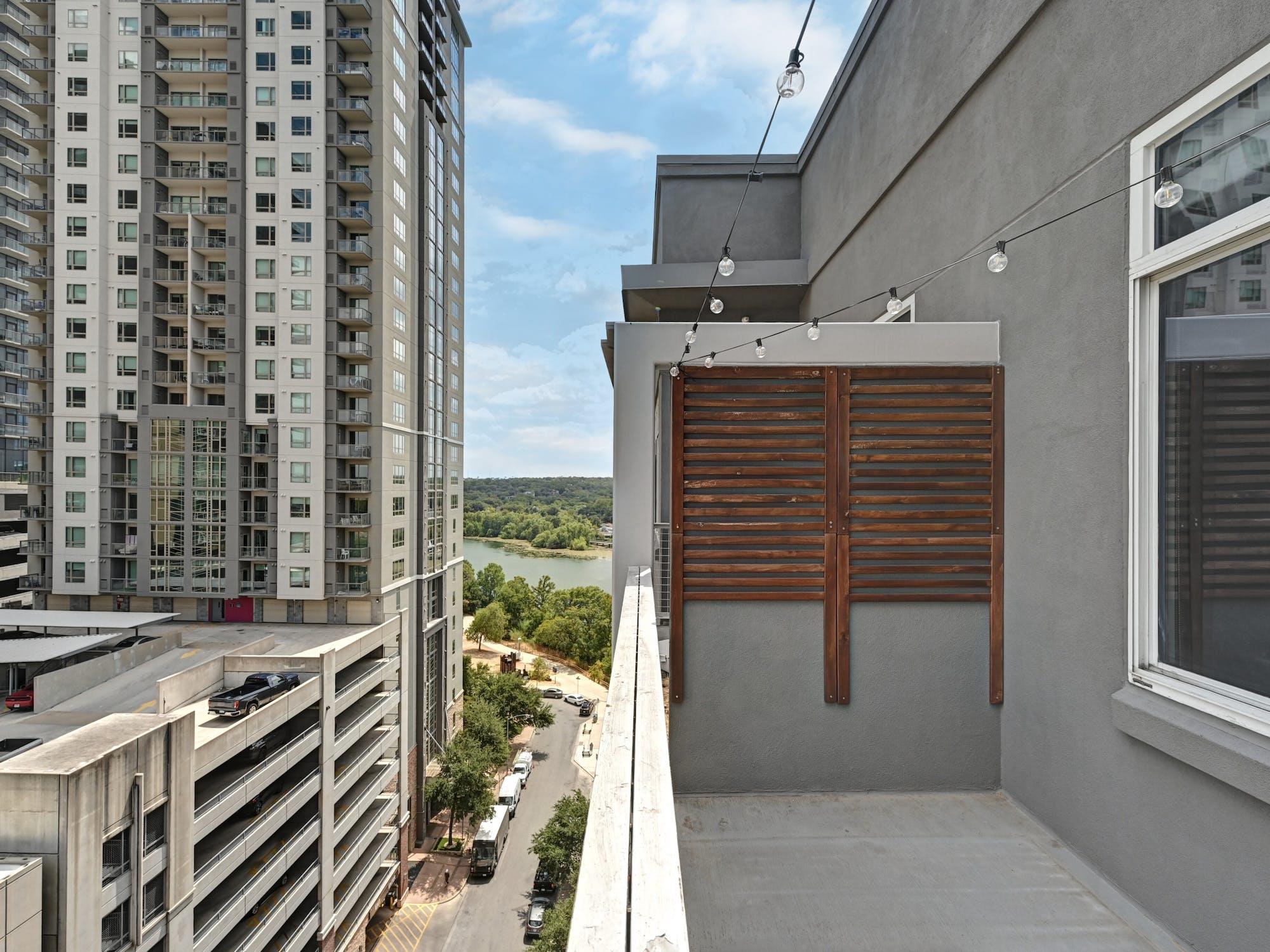 54 Rainey St # PH09, Austin, TX 78701