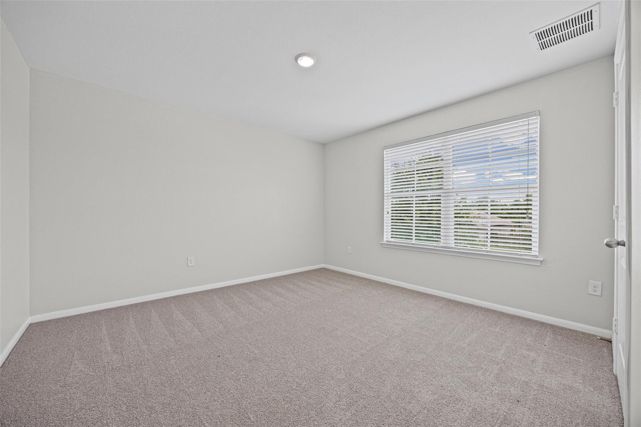 518 Luna Vista Dr, Hutto, TX 78634