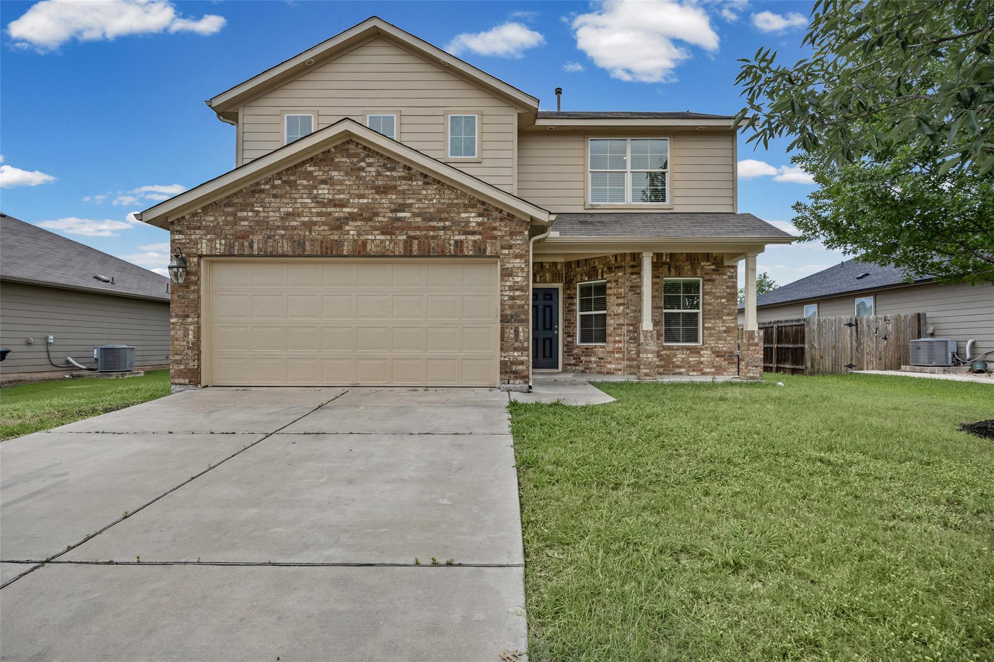 518 Luna Vista Dr, Hutto, TX 78634