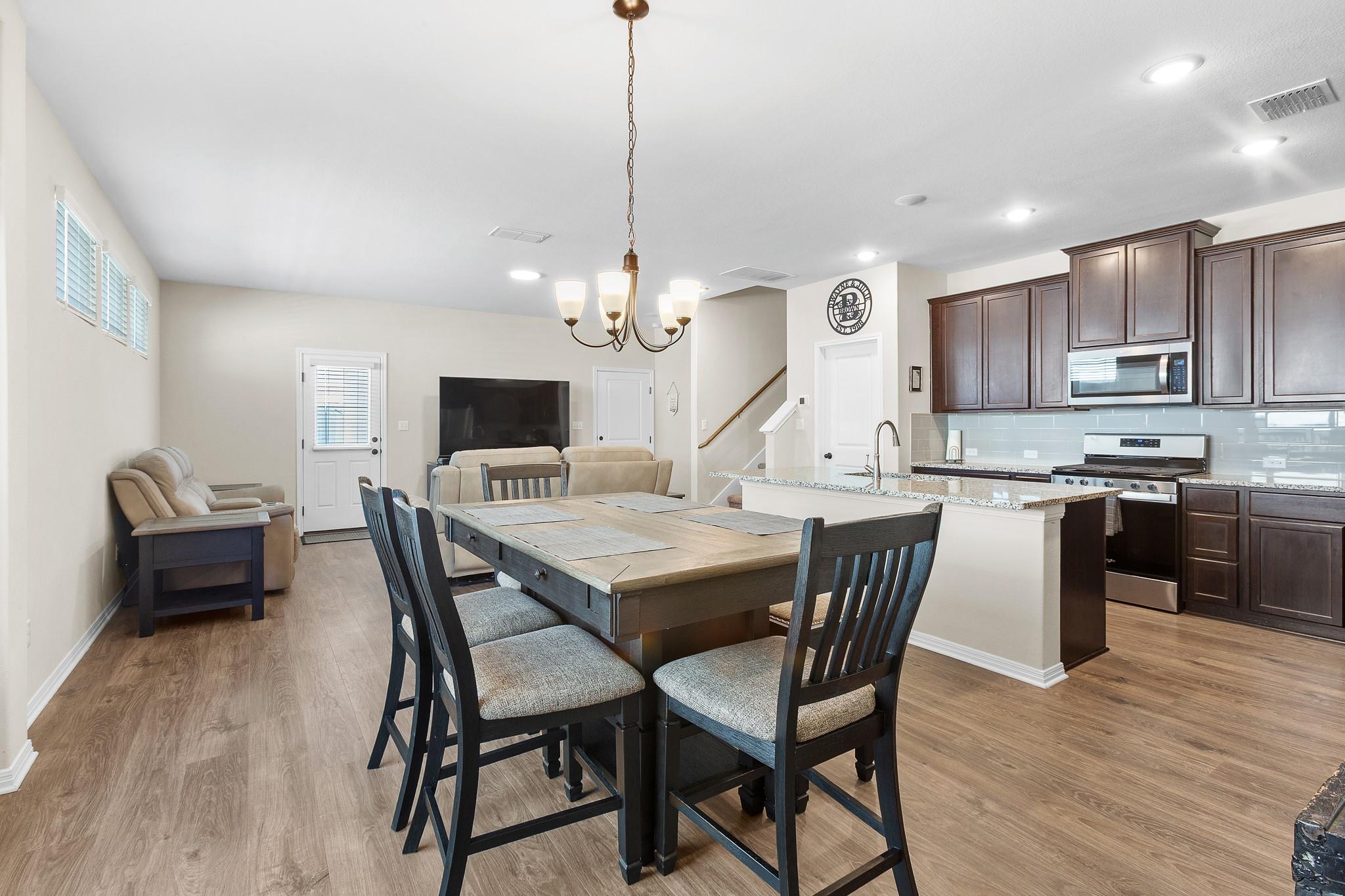 229 Treadwell Ln, Kyle, TX 78640