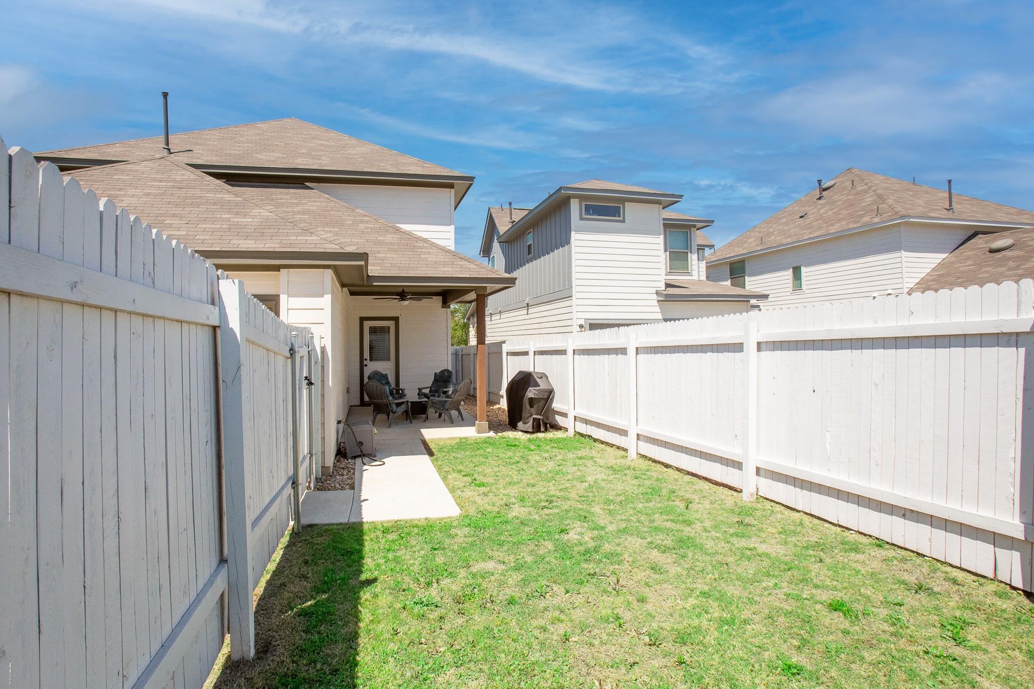 229 Treadwell Ln, Kyle, TX 78640