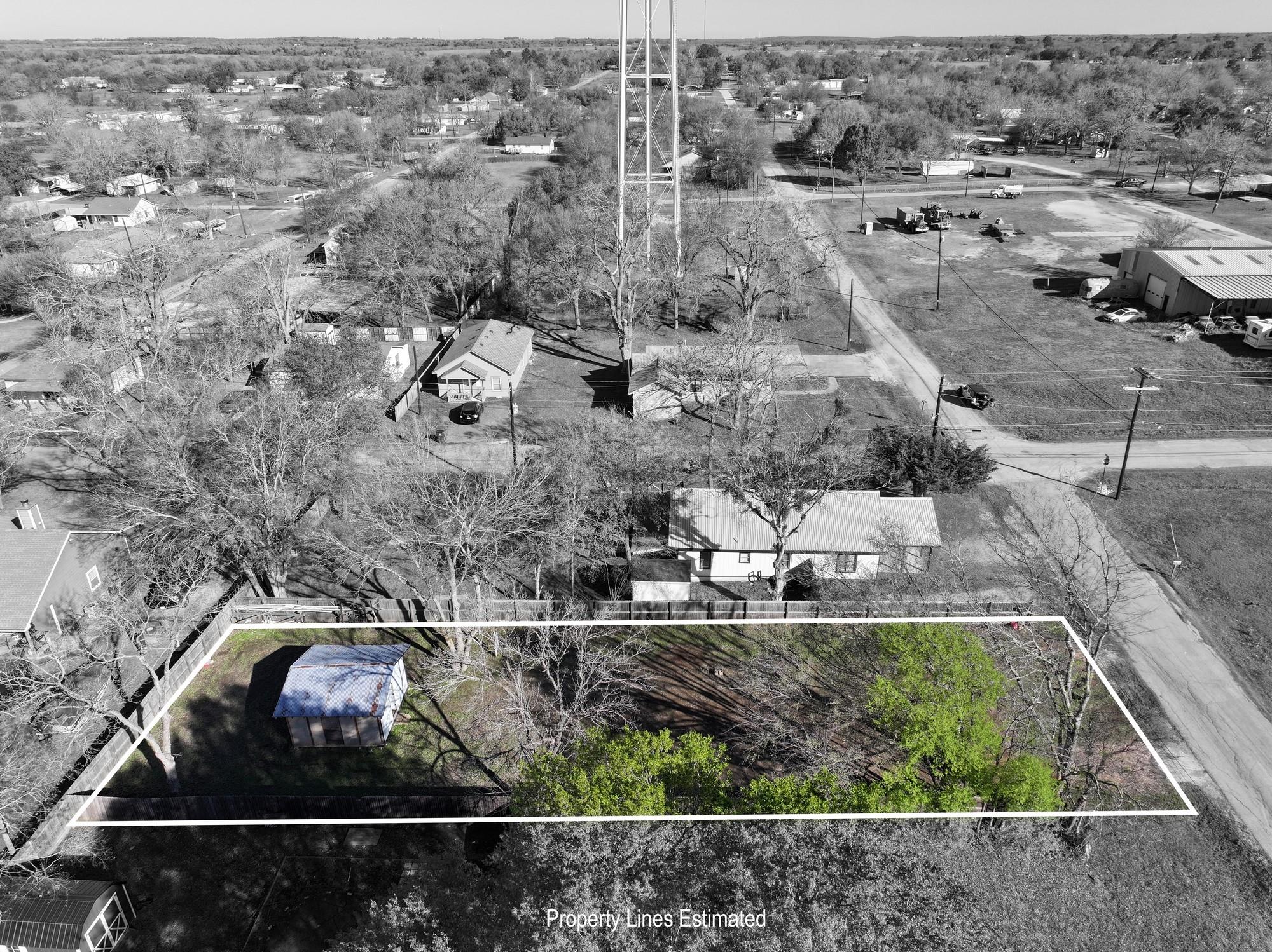 533 Giddings St, Lexington, TX 78947