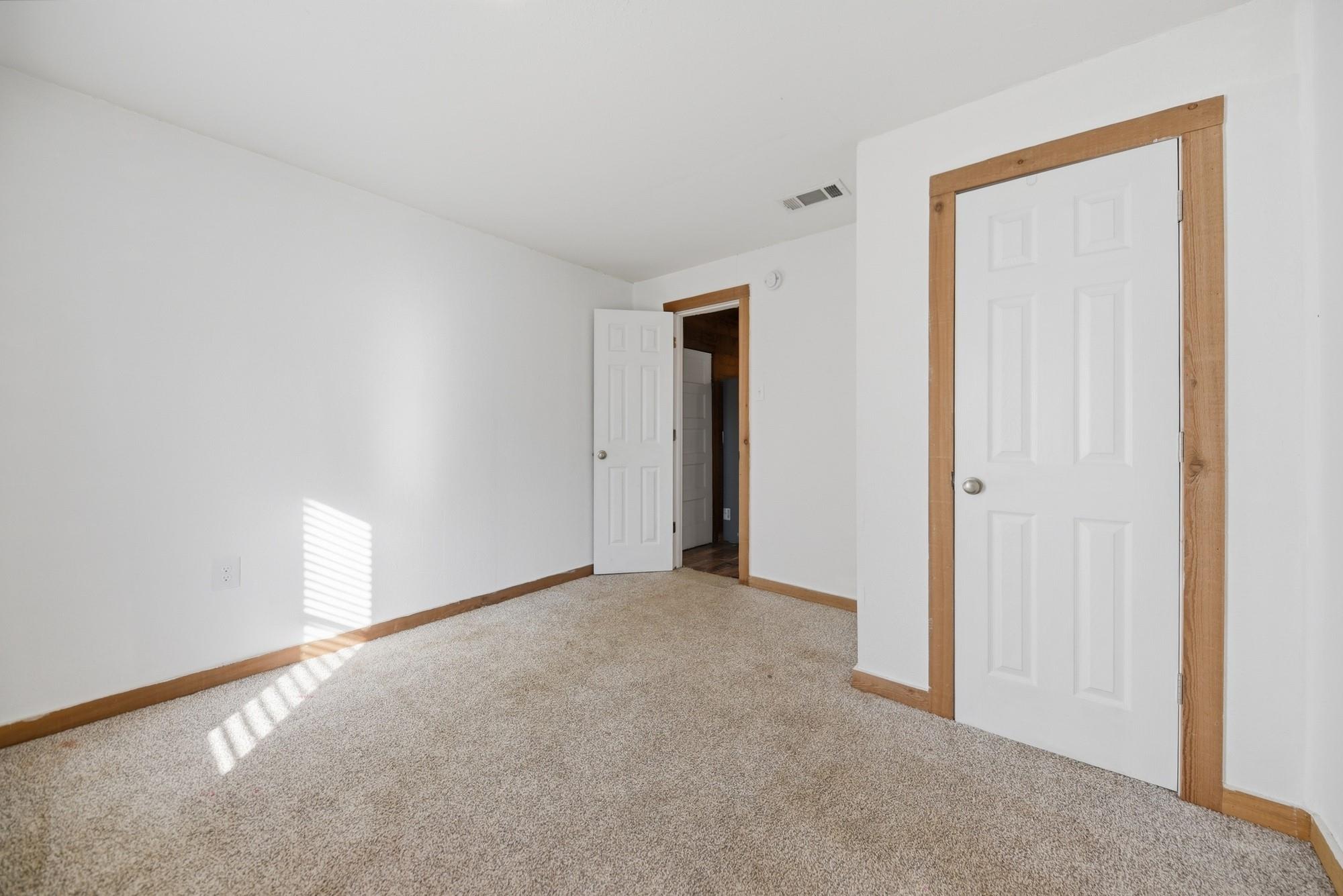 533 Giddings St, Lexington, TX 78947