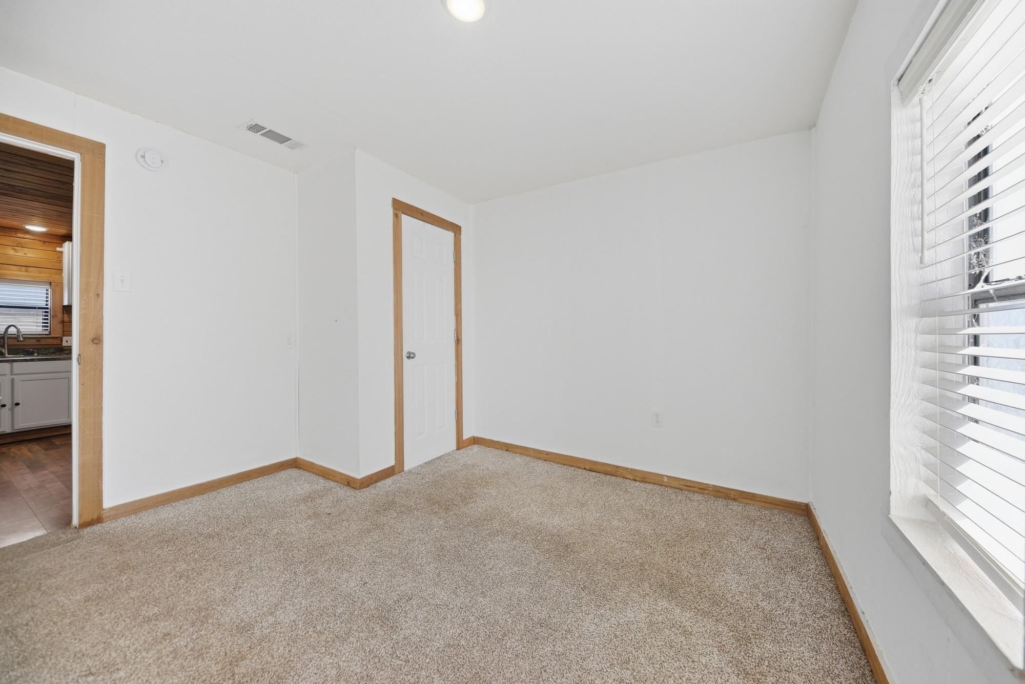 533 Giddings St, Lexington, TX 78947