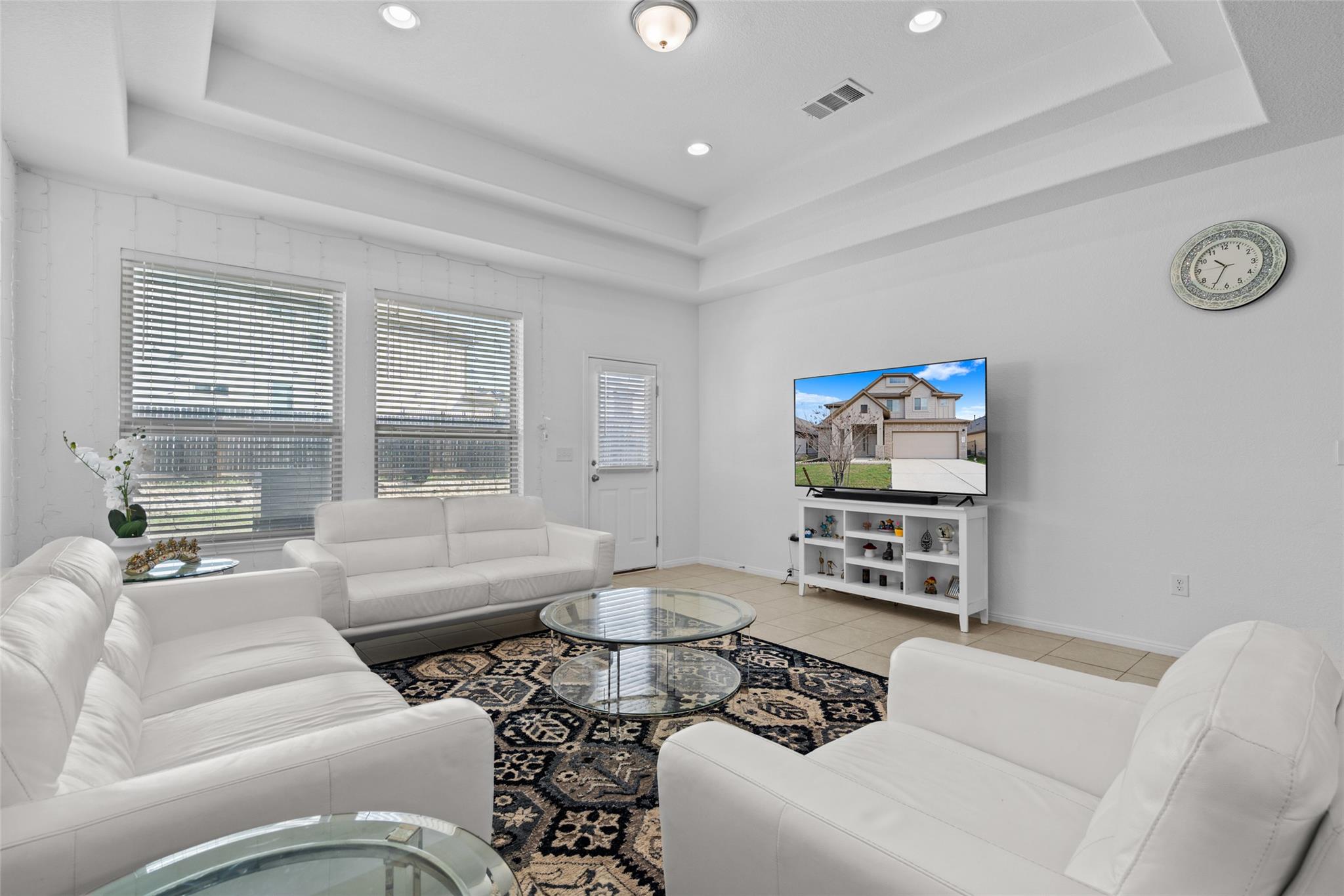 325 La Joya Pass, Leander, TX 78641