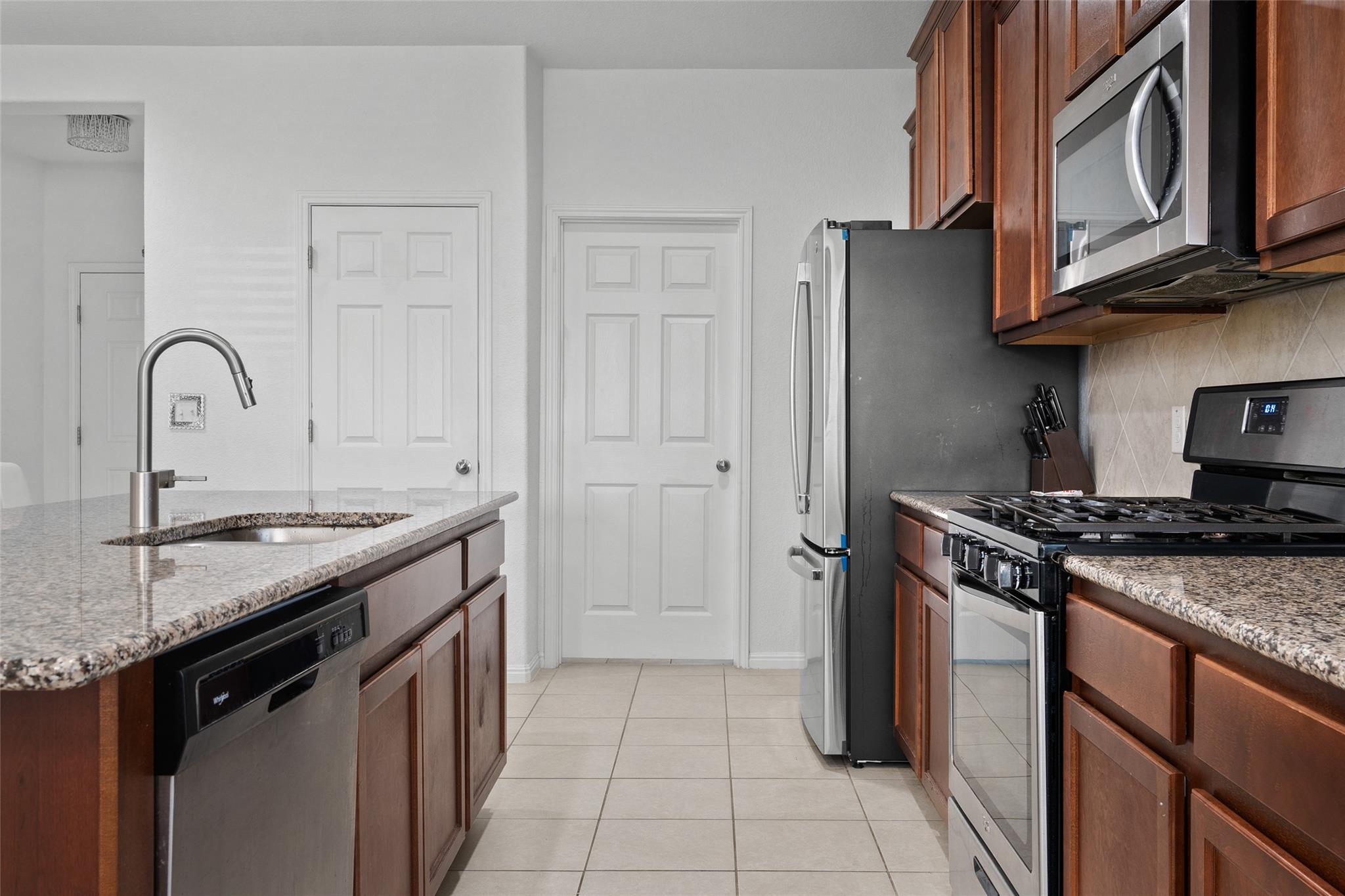 325 La Joya Pass, Leander, TX 78641