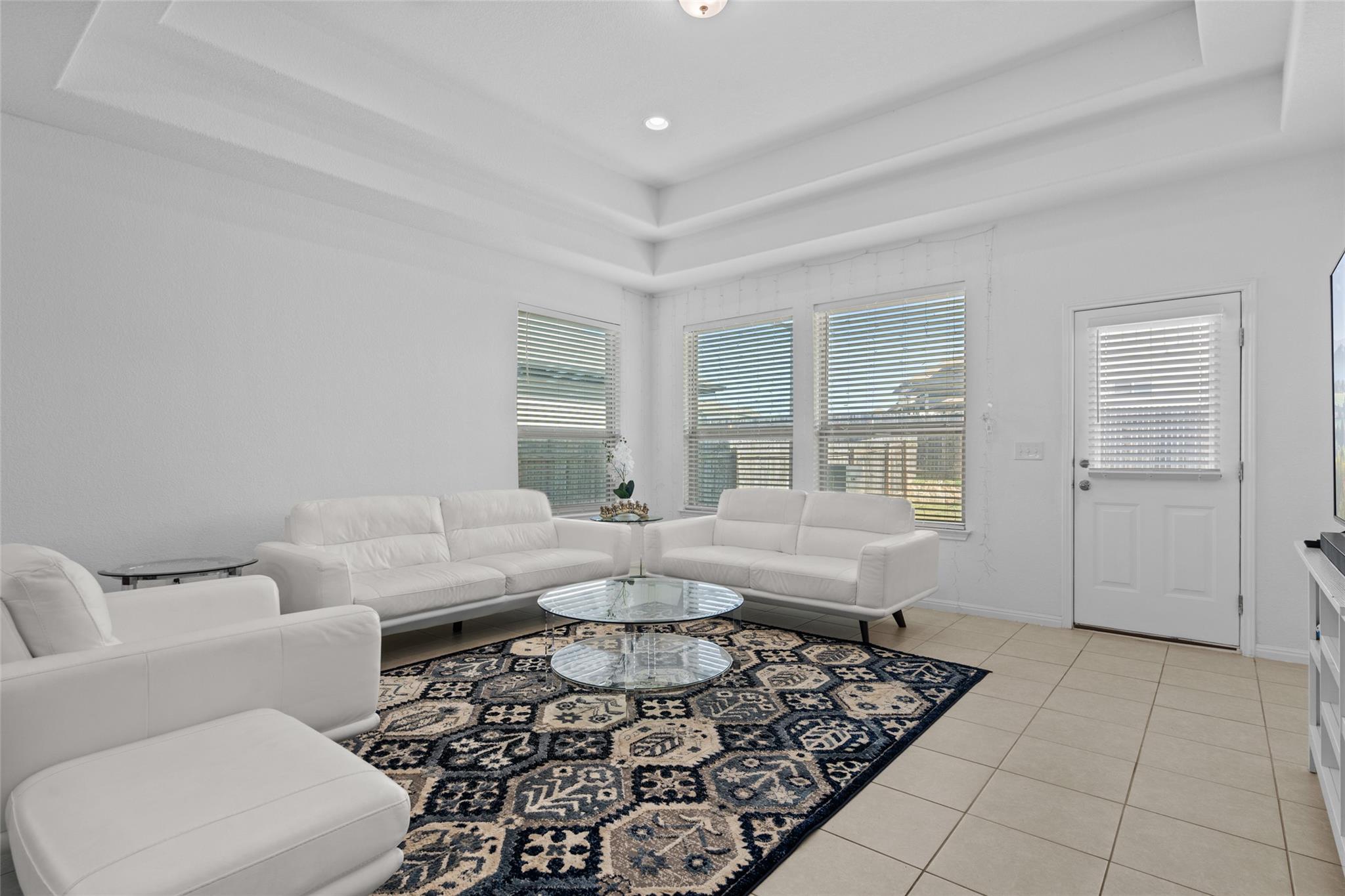 325 La Joya Pass, Leander, TX 78641