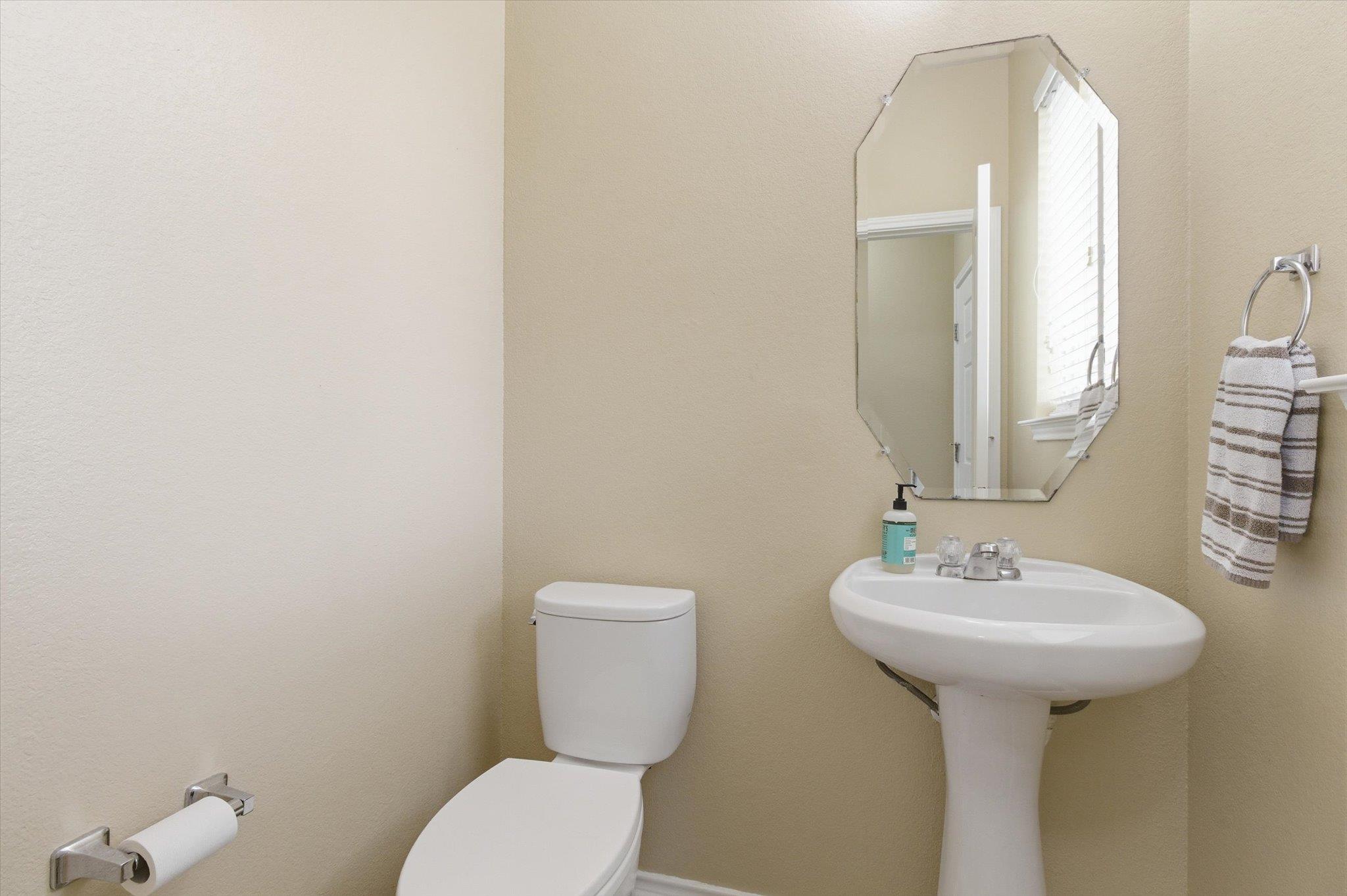 359 Bloomsbury Dr, Kyle, TX 78640