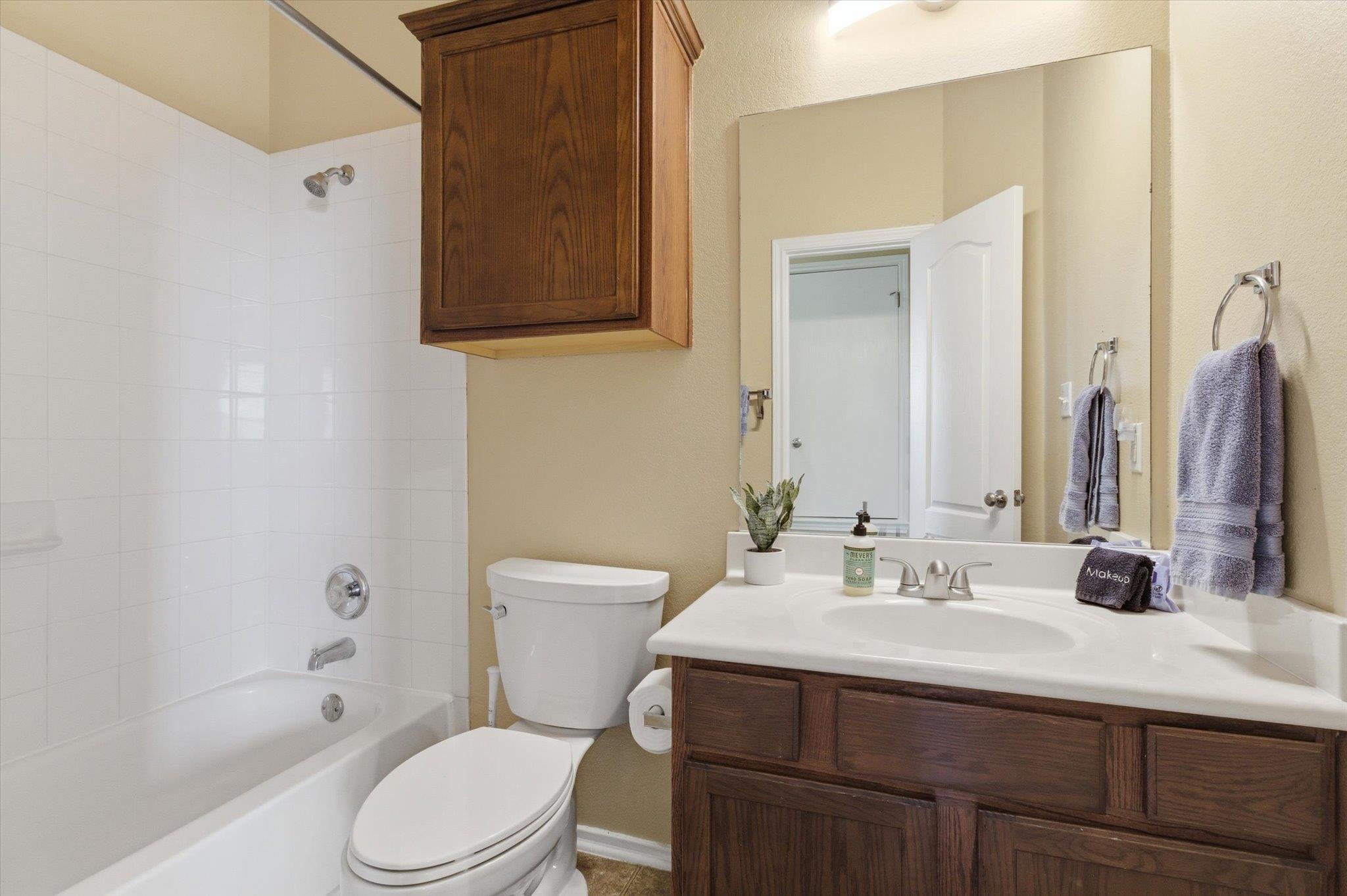 359 Bloomsbury Dr, Kyle, TX 78640