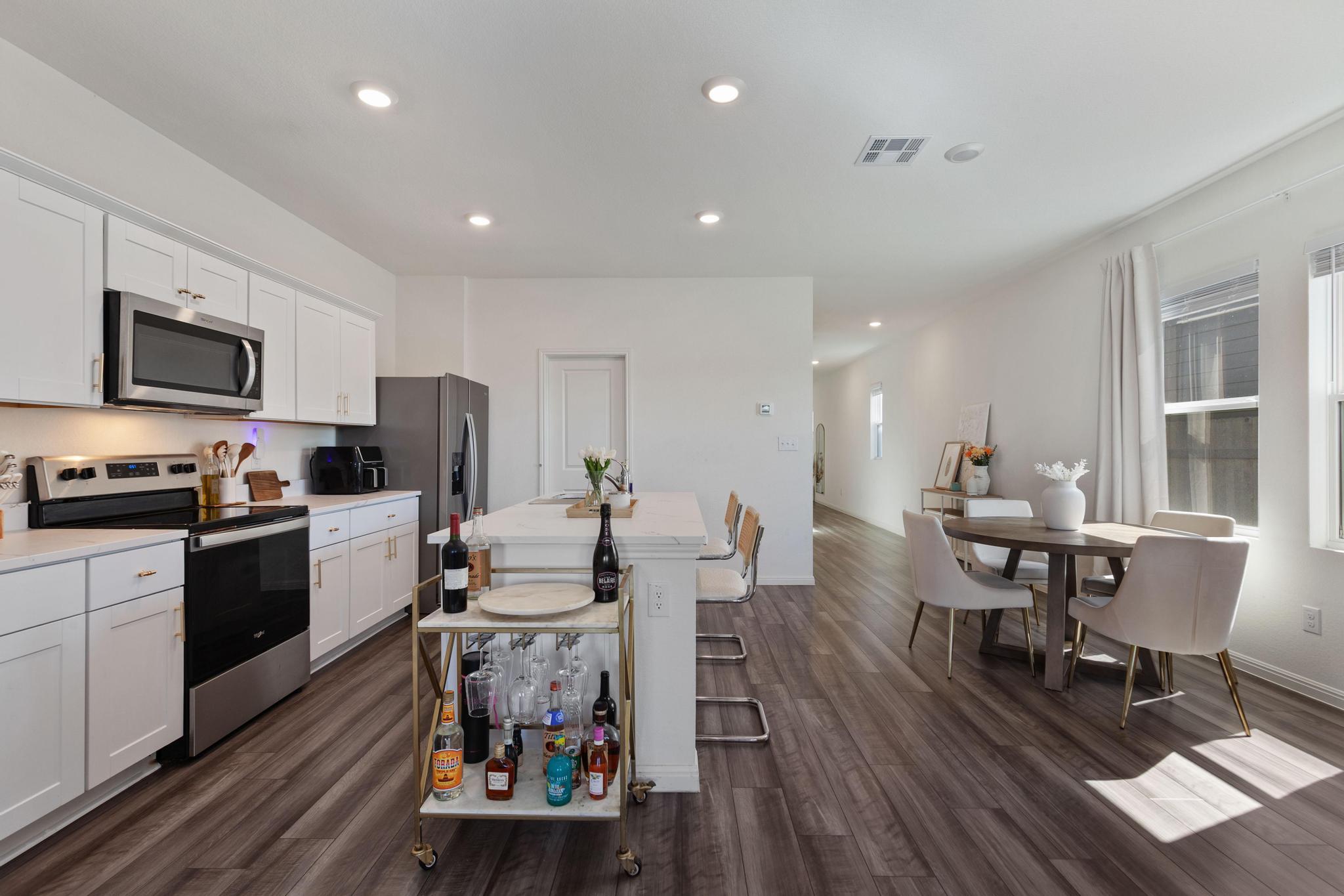 509 Red Fish Ln, Hutto, TX 78634