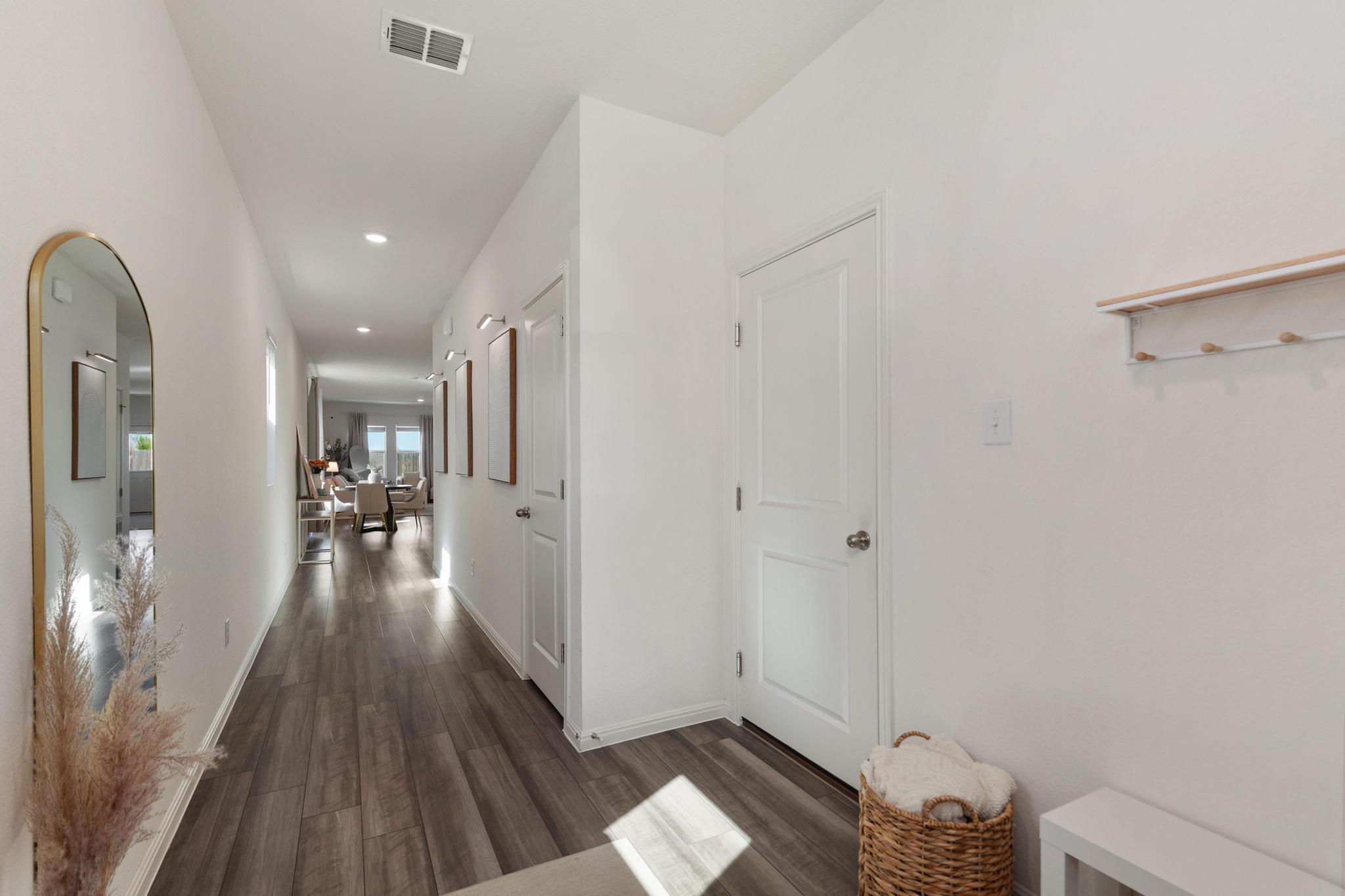 509 Red Fish Ln, Hutto, TX 78634