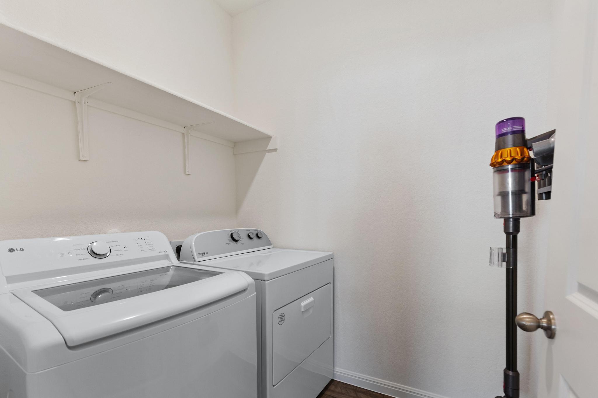 509 Red Fish Ln, Hutto, TX 78634