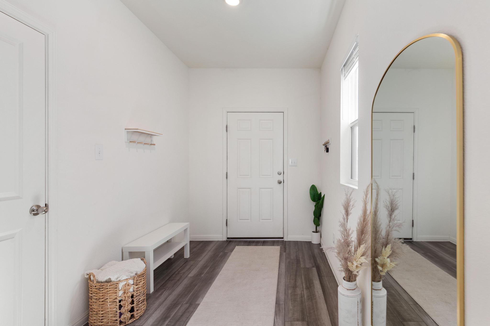 509 Red Fish Ln, Hutto, TX 78634