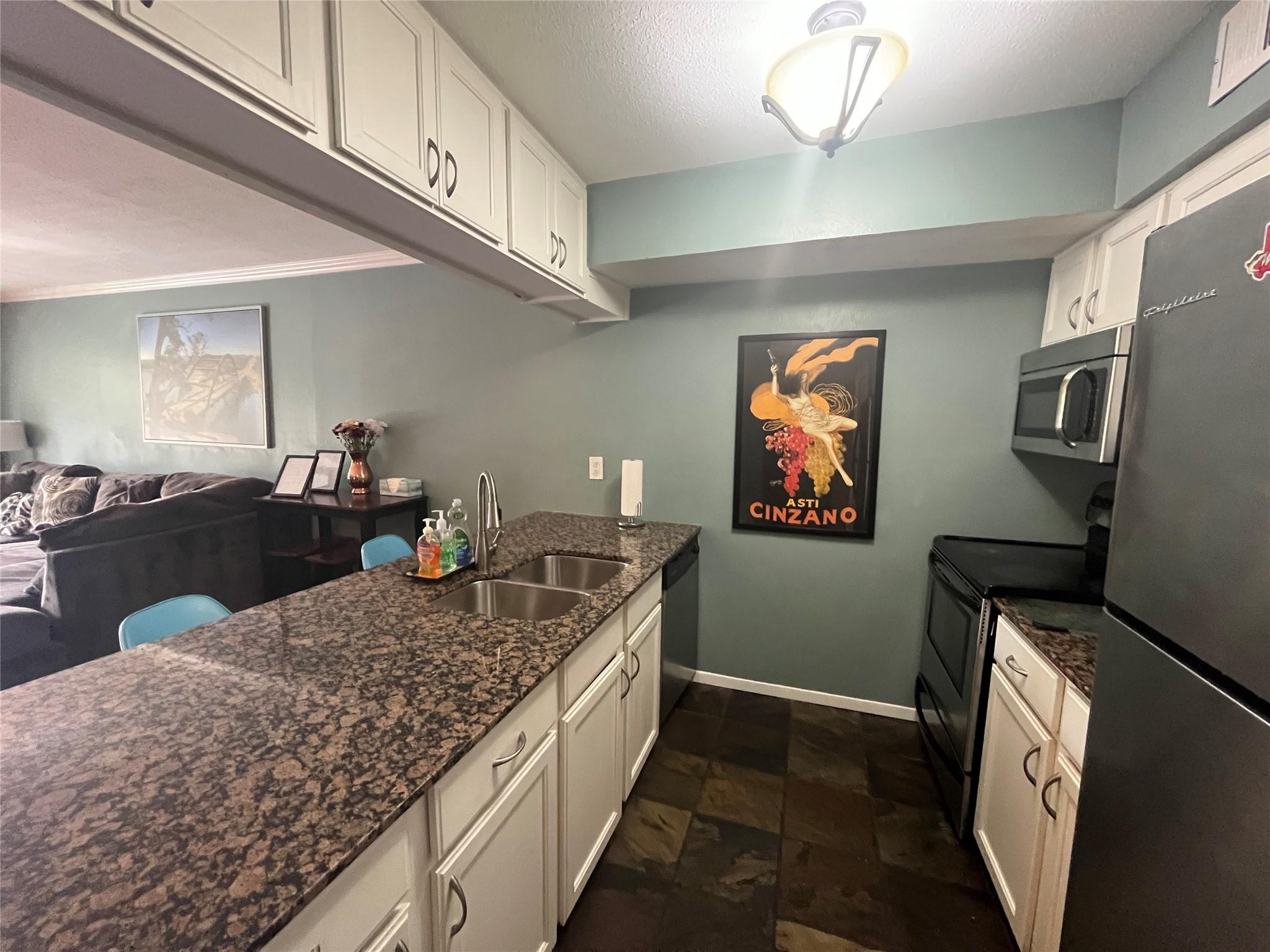 1818 S Lakeshore Blvd # 37, Austin, TX 78741