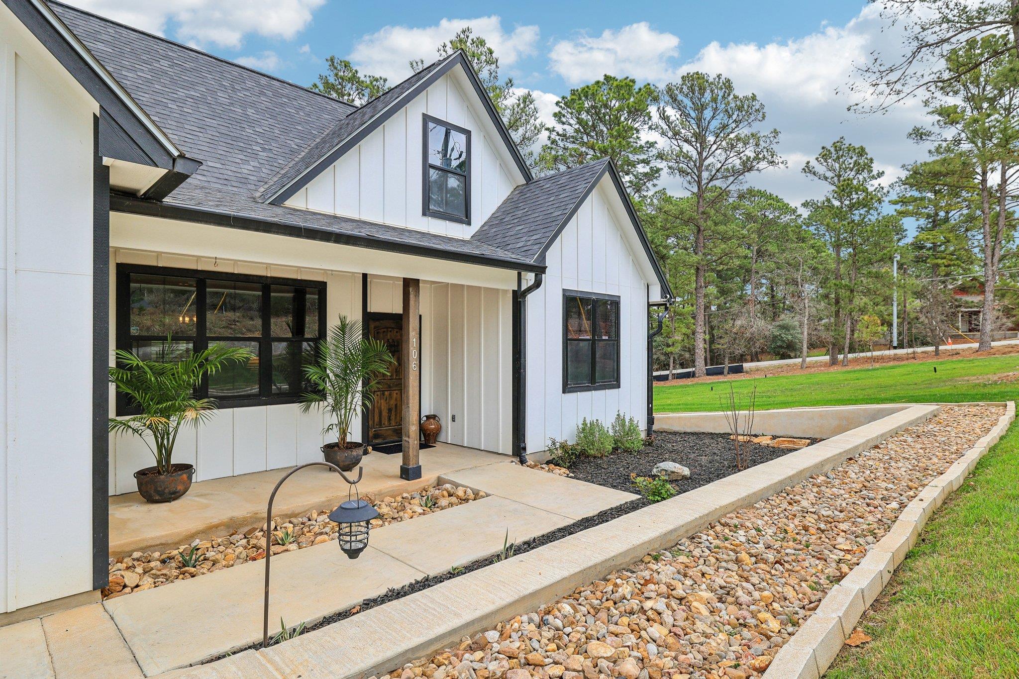 106 Kahuku Ct, Bastrop, TX 78602