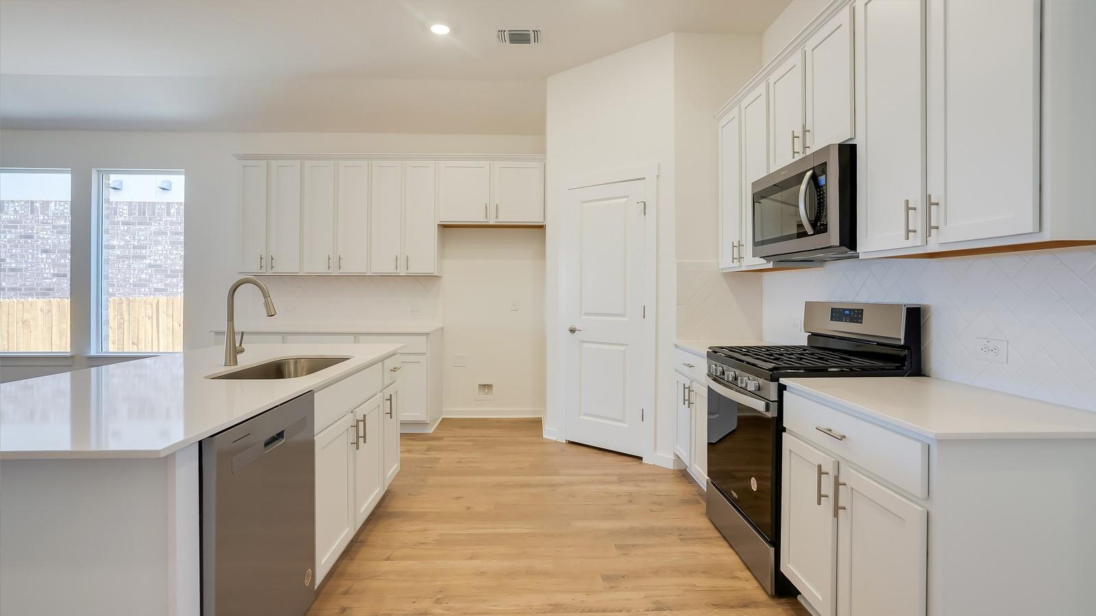 413 Eagle Canyon Dr, Leander, TX 78641