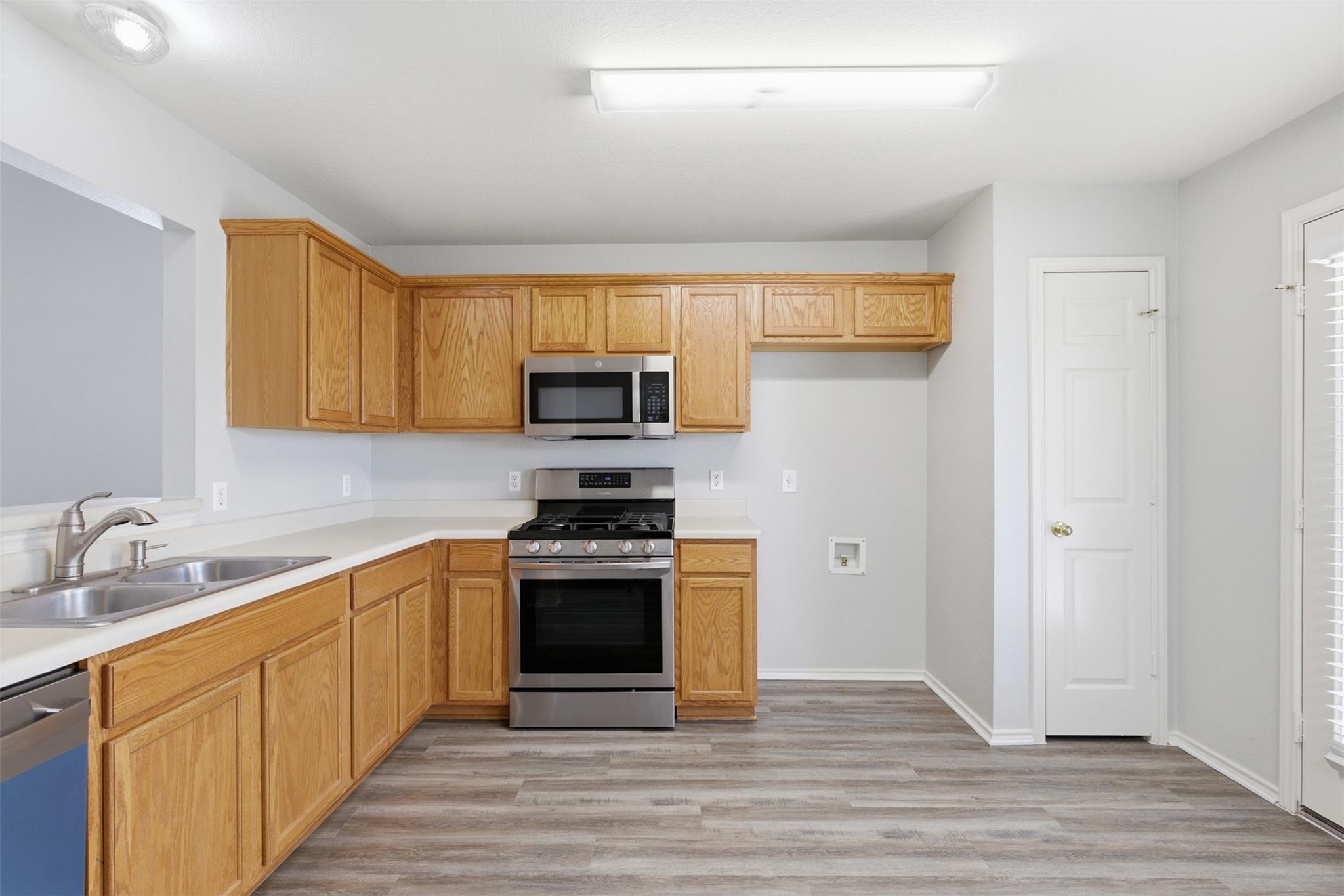 11607 Paul E Anderson Dr, Austin, TX 78748