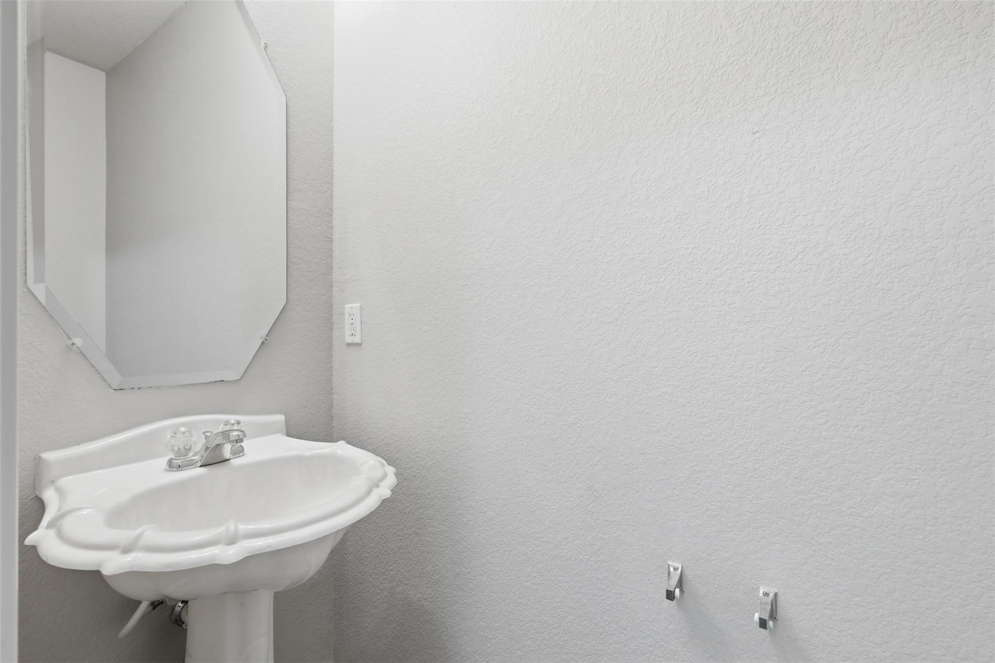 11607 Paul E Anderson Dr, Austin, TX 78748