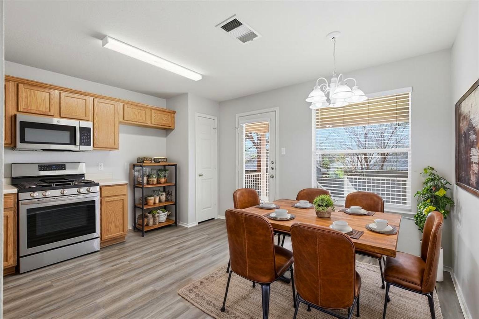 11607 Paul E Anderson Dr, Austin, TX 78748