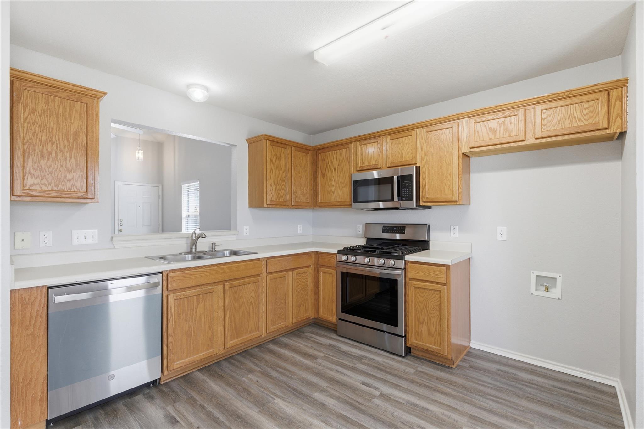 11607 Paul E Anderson Dr, Austin, TX 78748