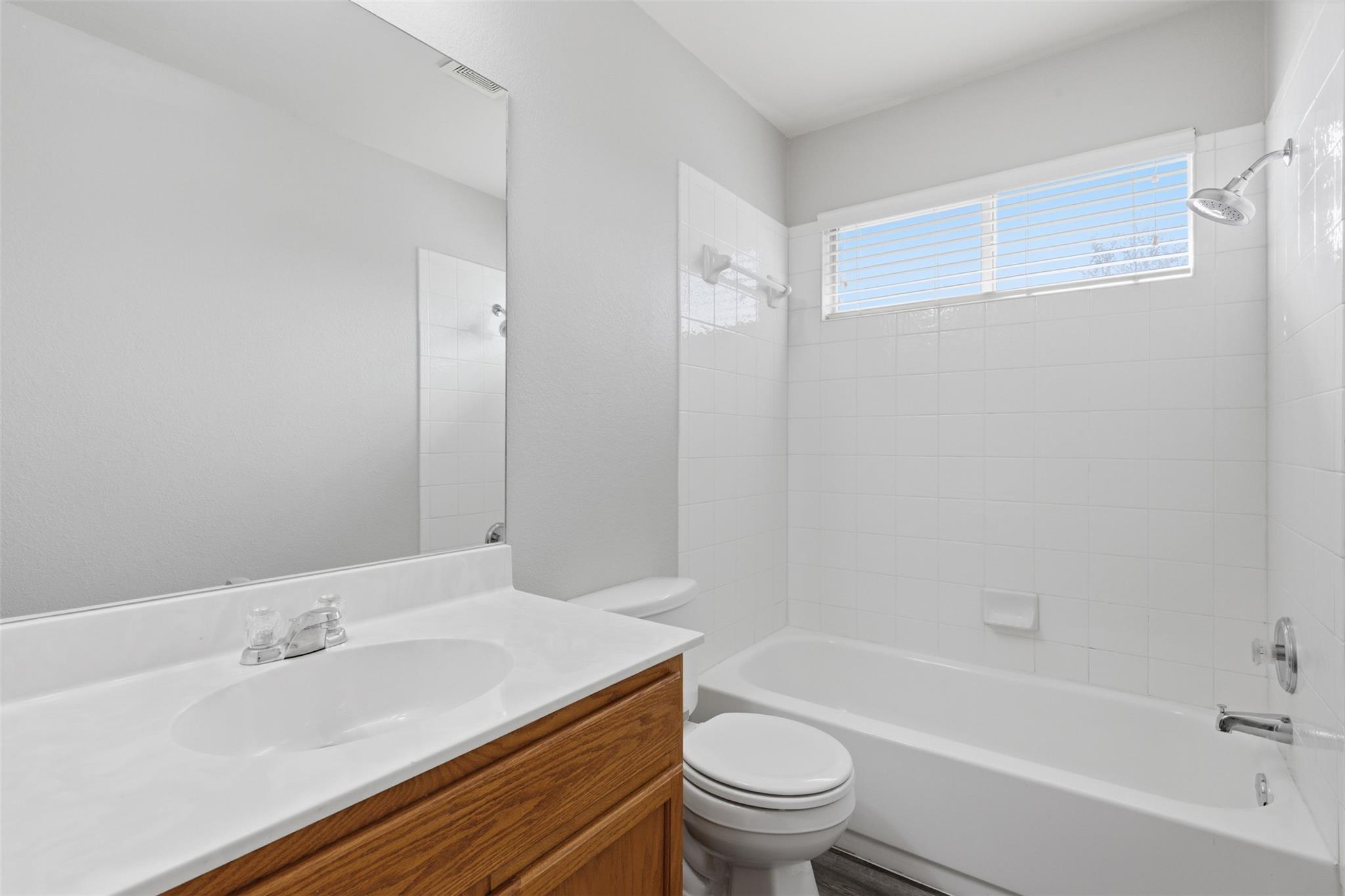 11607 Paul E Anderson Dr, Austin, TX 78748