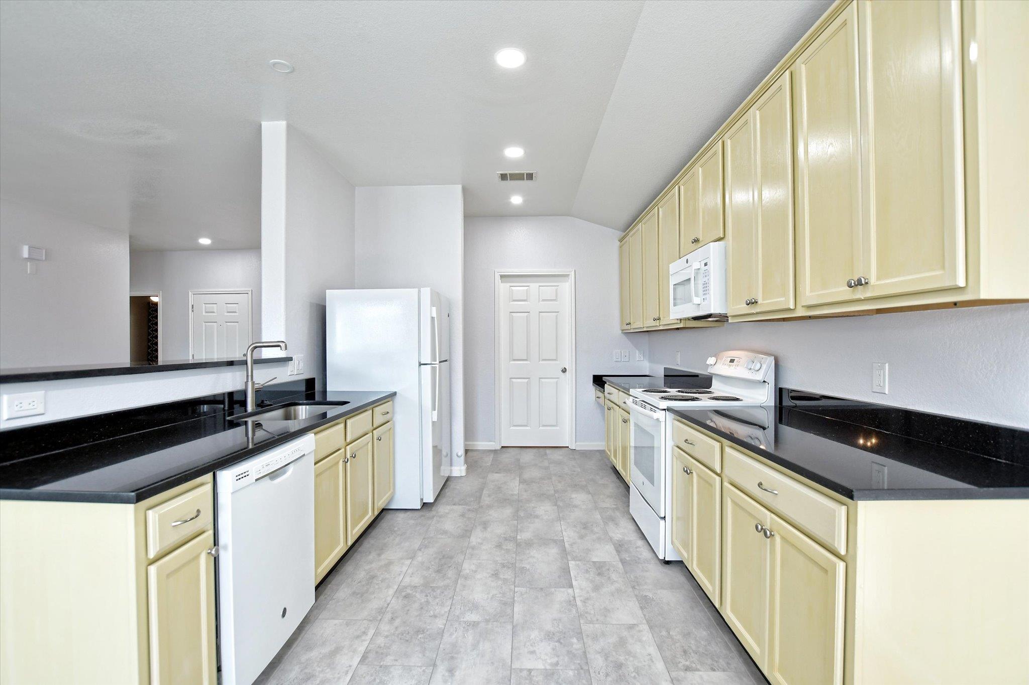 401 Bandara Woods Blvd, Elgin, TX 78621