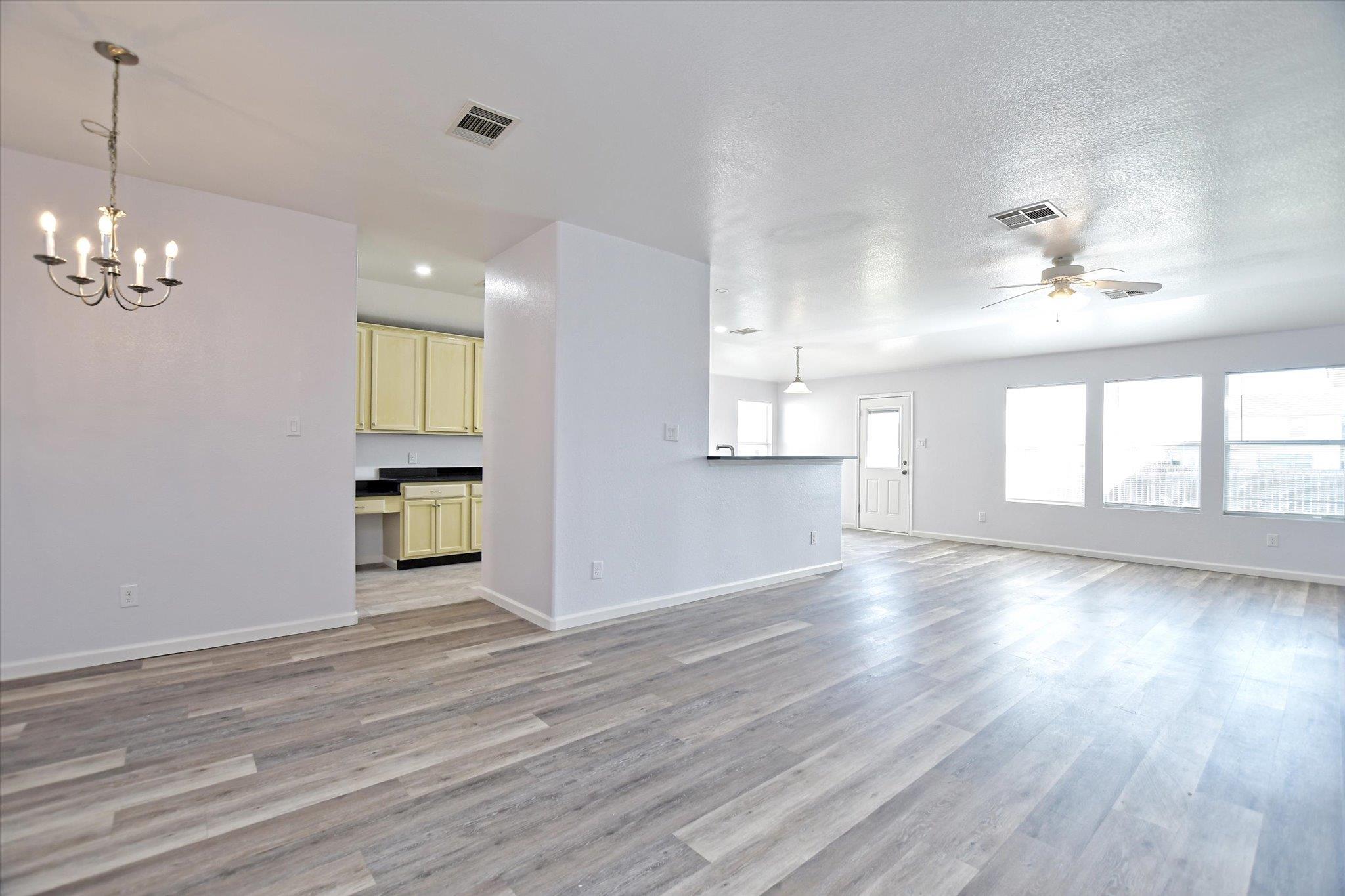 401 Bandara Woods Blvd, Elgin, TX 78621