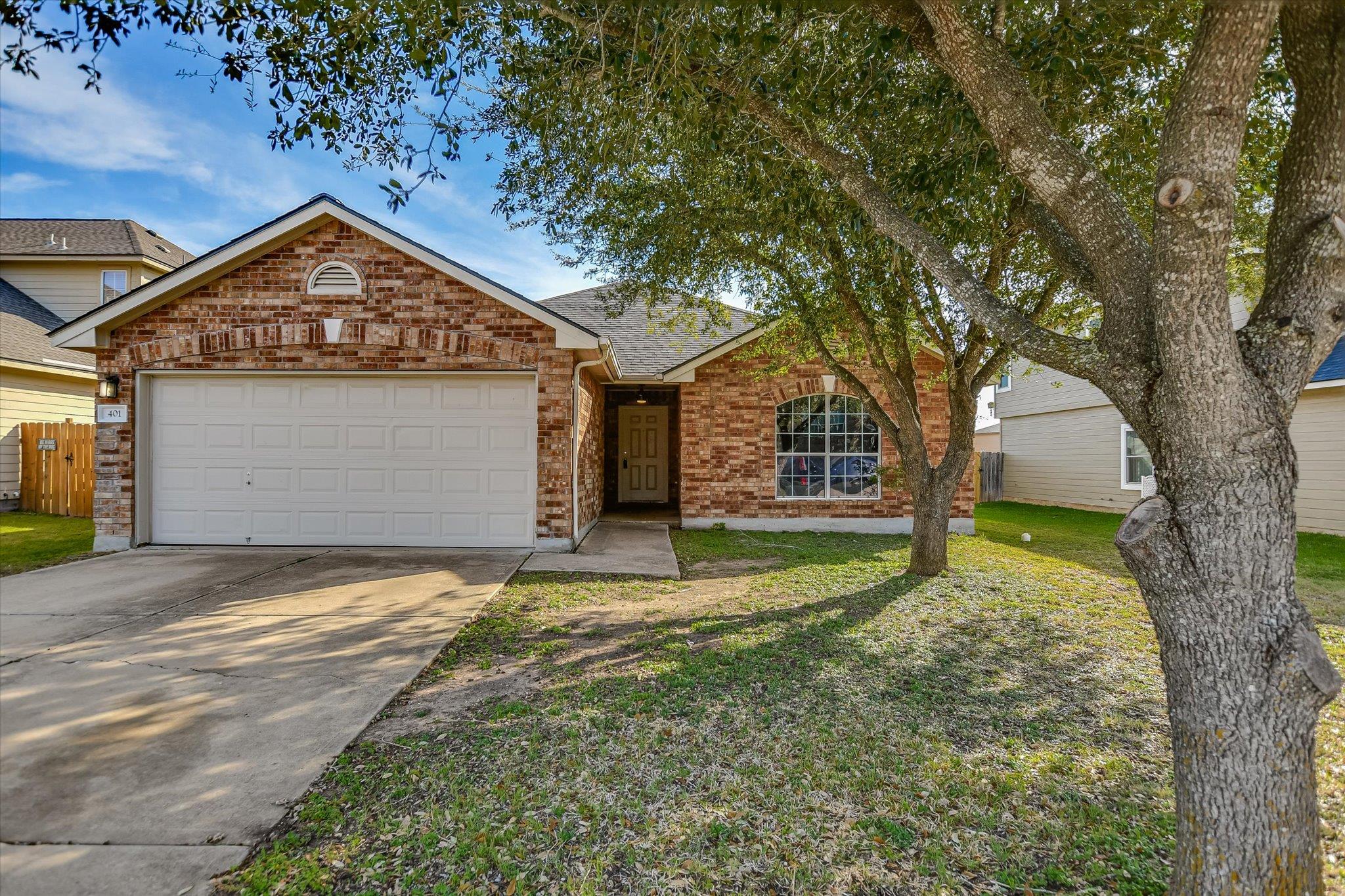 401 Bandara Woods Blvd, Elgin, TX 78621
