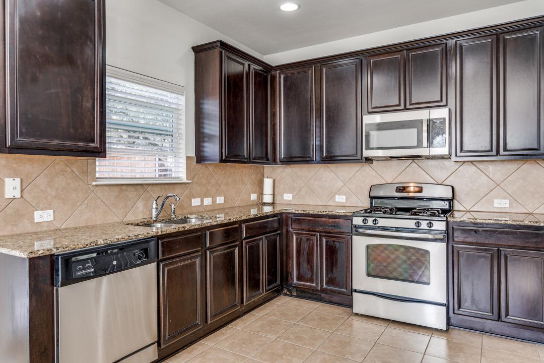 10300 Laredo Dr, Austin, TX 78748