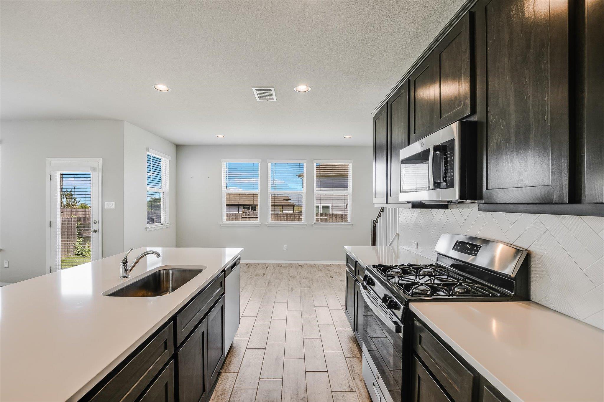 204 Crescent St, Georgetown, TX 78626