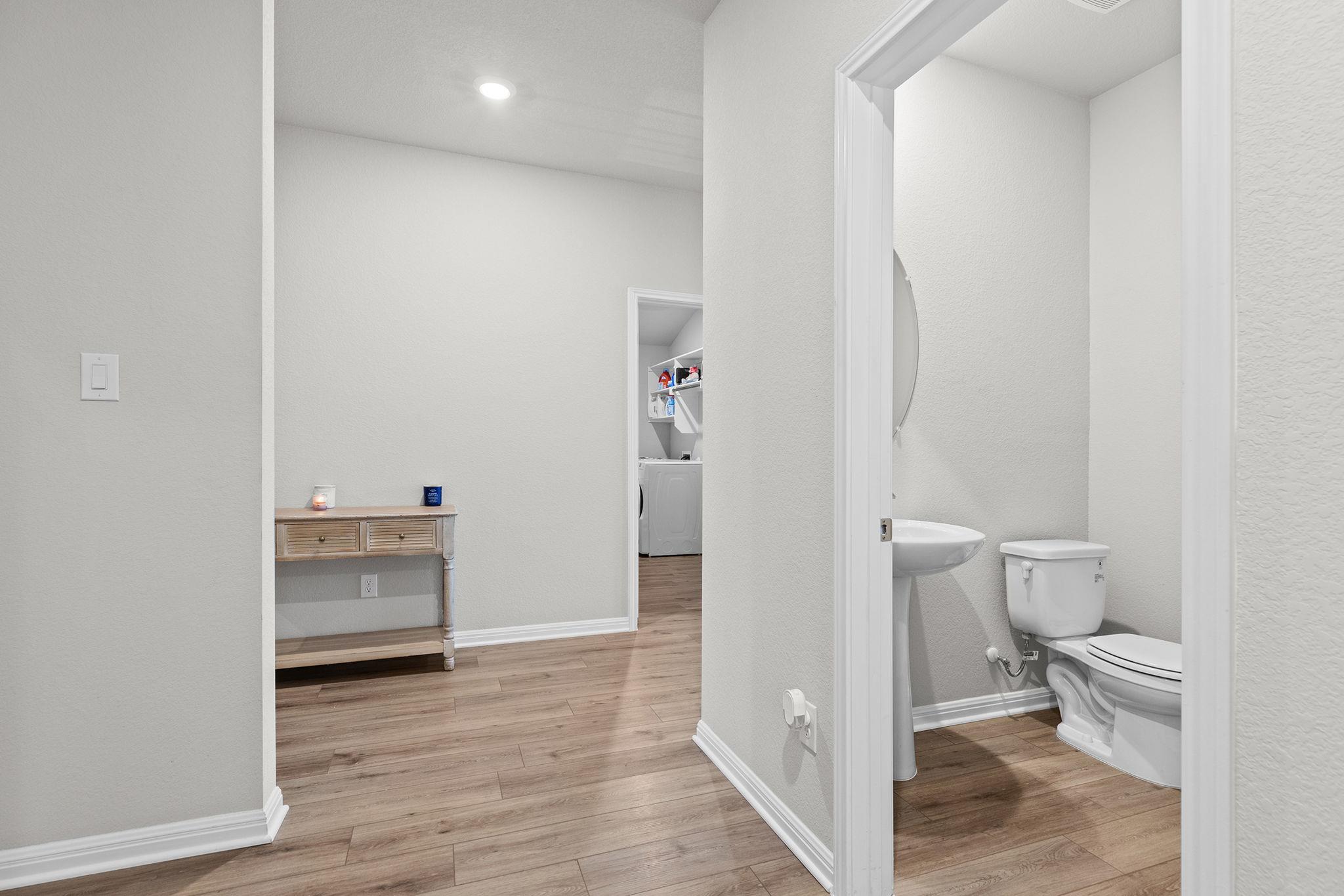 110 Greenspire Downs Dr, Hutto, TX 78634