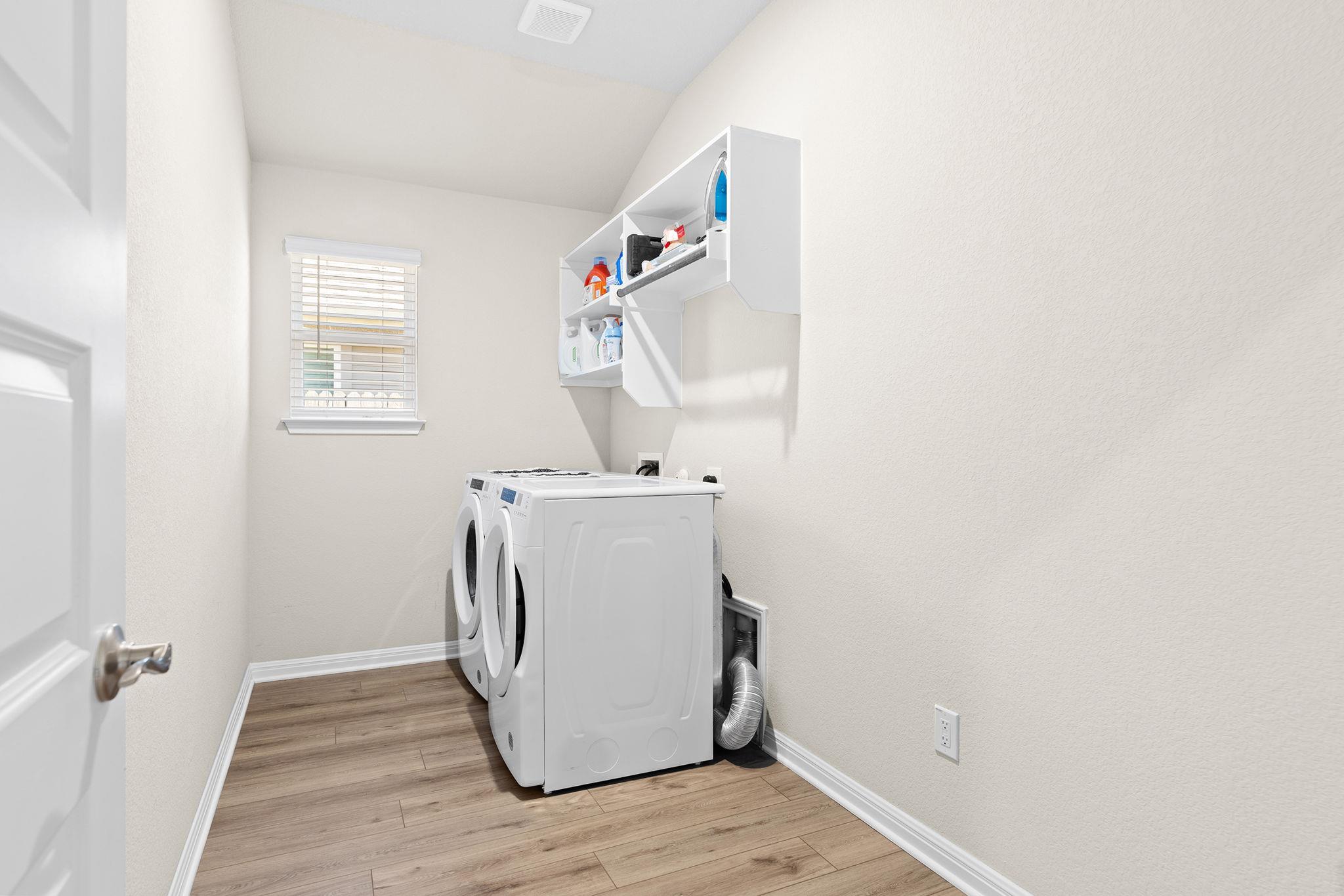 110 Greenspire Downs Dr, Hutto, TX 78634