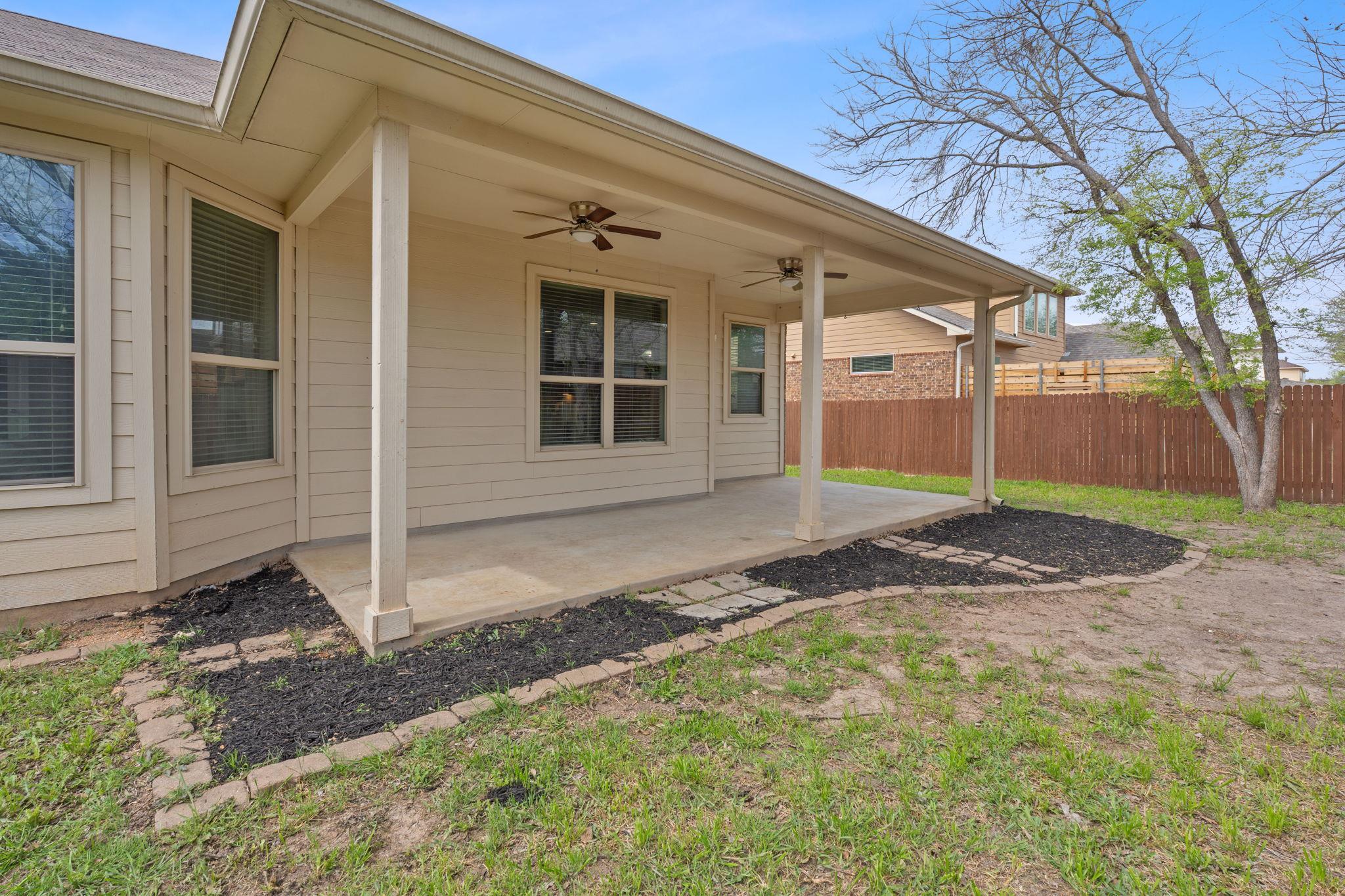 129 Phil Mickelson Ct, Round Rock, TX 78664