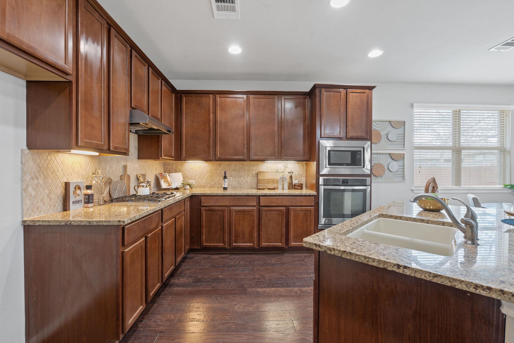 129 Phil Mickelson Ct, Round Rock, TX 78664