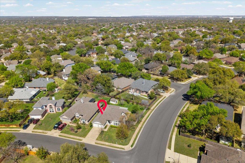 8900 MARTHAS Dr, Austin, TX 78717