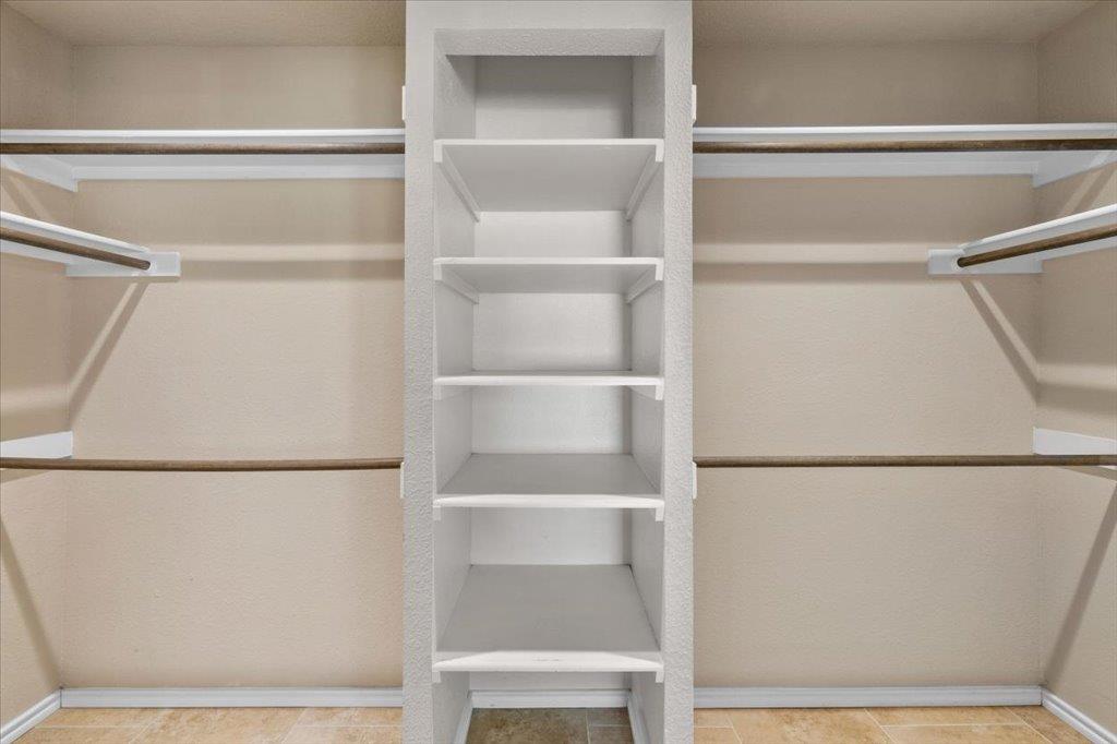 8900 MARTHAS Dr, Austin, TX 78717