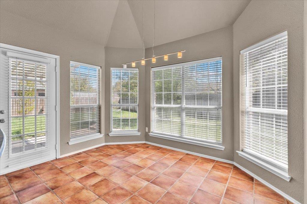 8900 MARTHAS Dr, Austin, TX 78717