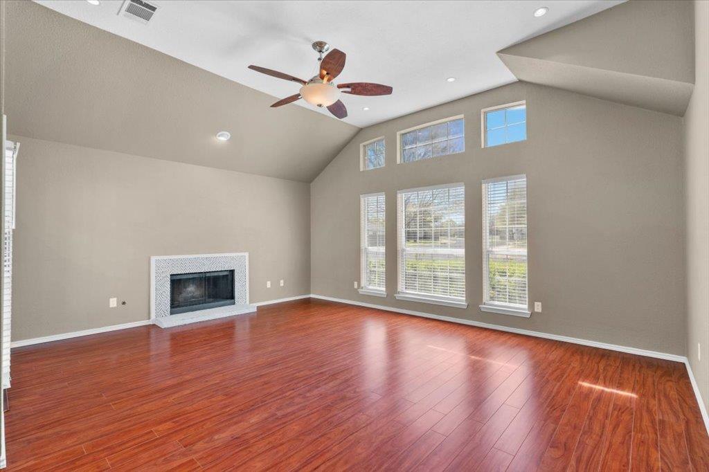 8900 MARTHAS Dr, Austin, TX 78717