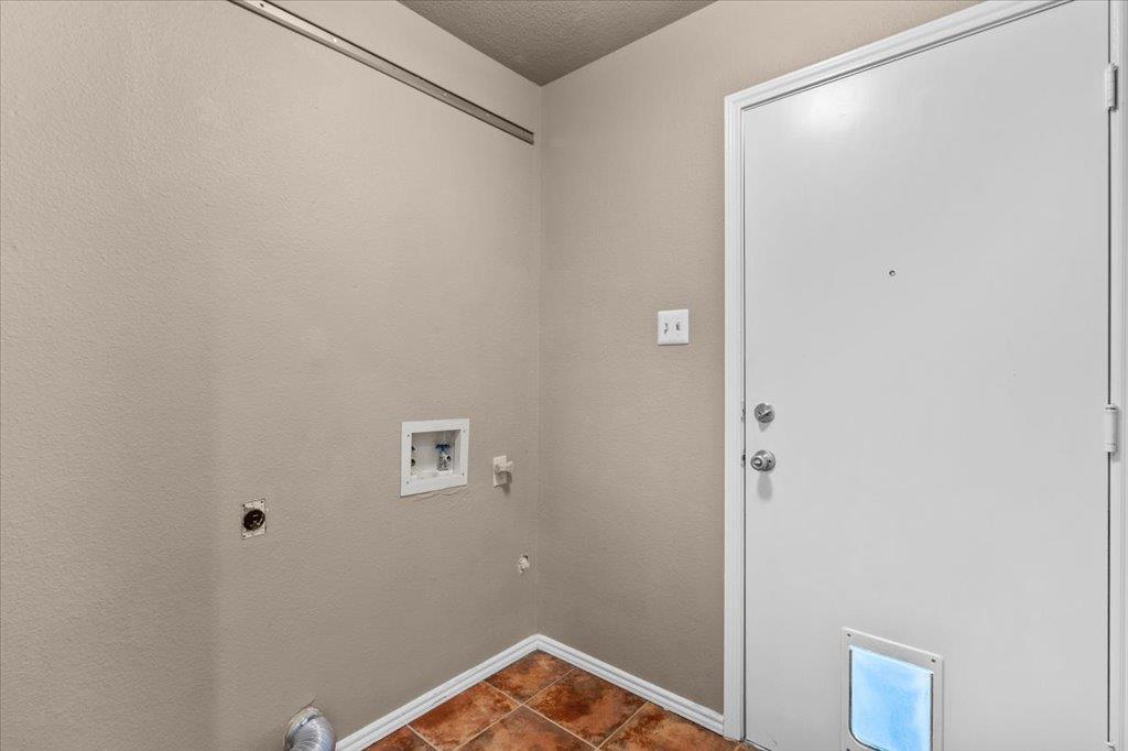 8900 MARTHAS Dr, Austin, TX 78717