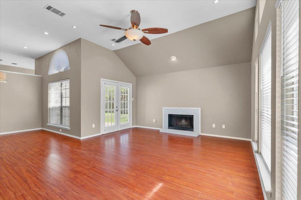 8900 MARTHAS Dr, Austin, TX 78717