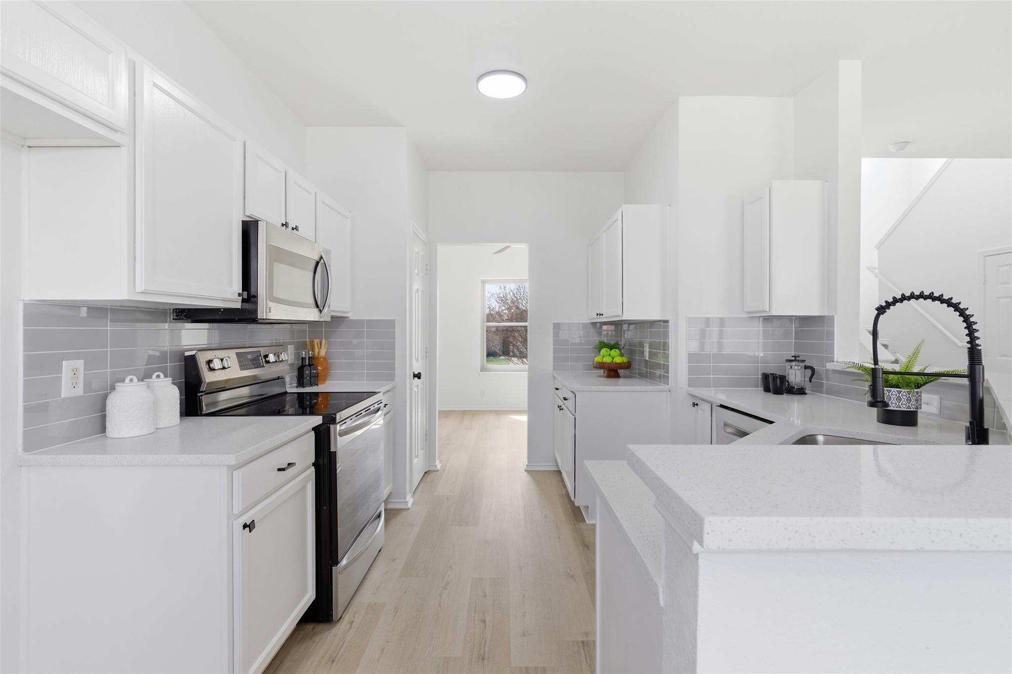 7247 Wardman Dr, Del Valle, TX 78617