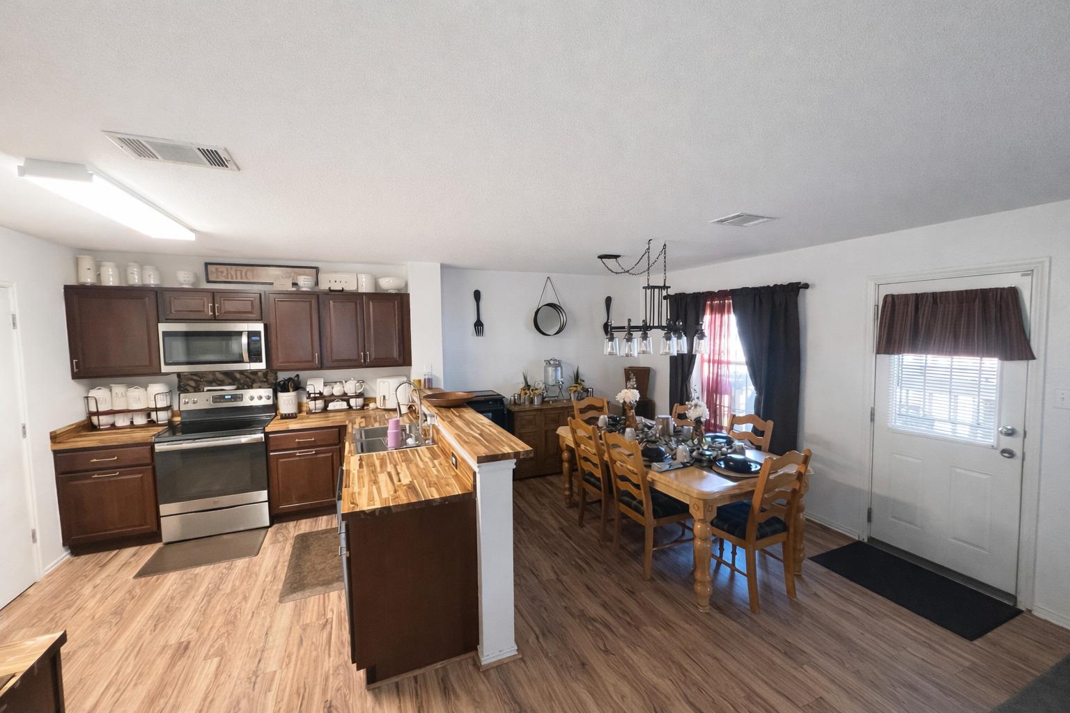 12952 Wedding Dr, Manor, TX 78653