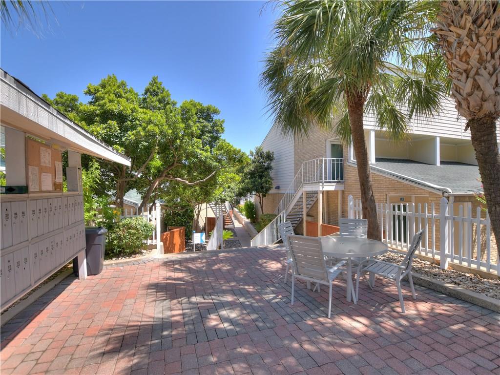 1818 S Lakeshore Blvd # 20, Austin, TX 78741