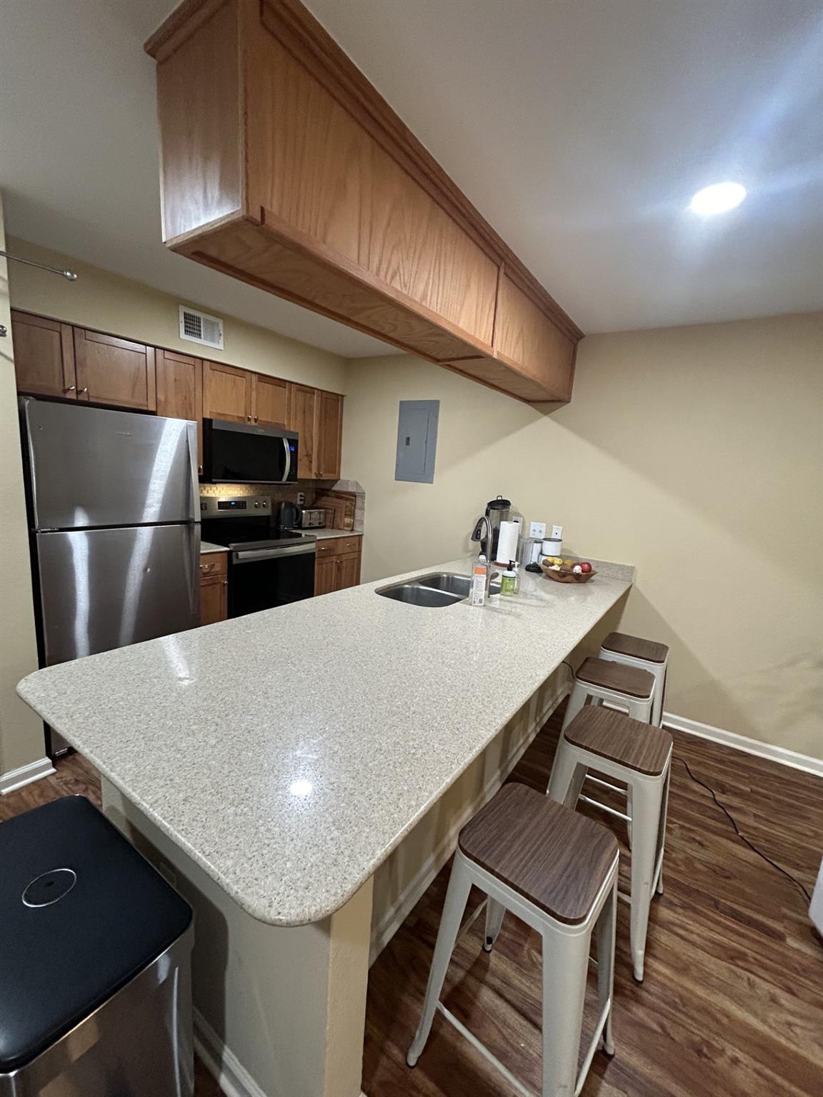 1818 S Lakeshore Blvd # 20, Austin, TX 78741