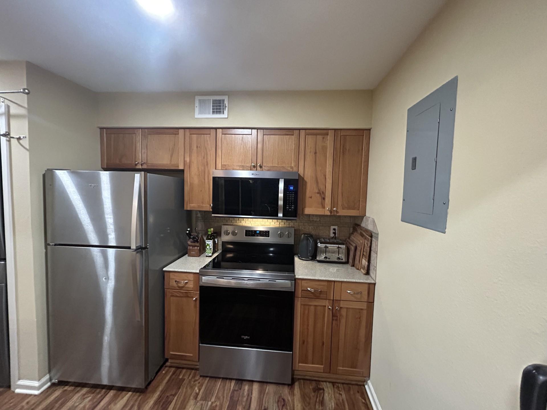 1818 S Lakeshore Blvd # 20, Austin, TX 78741