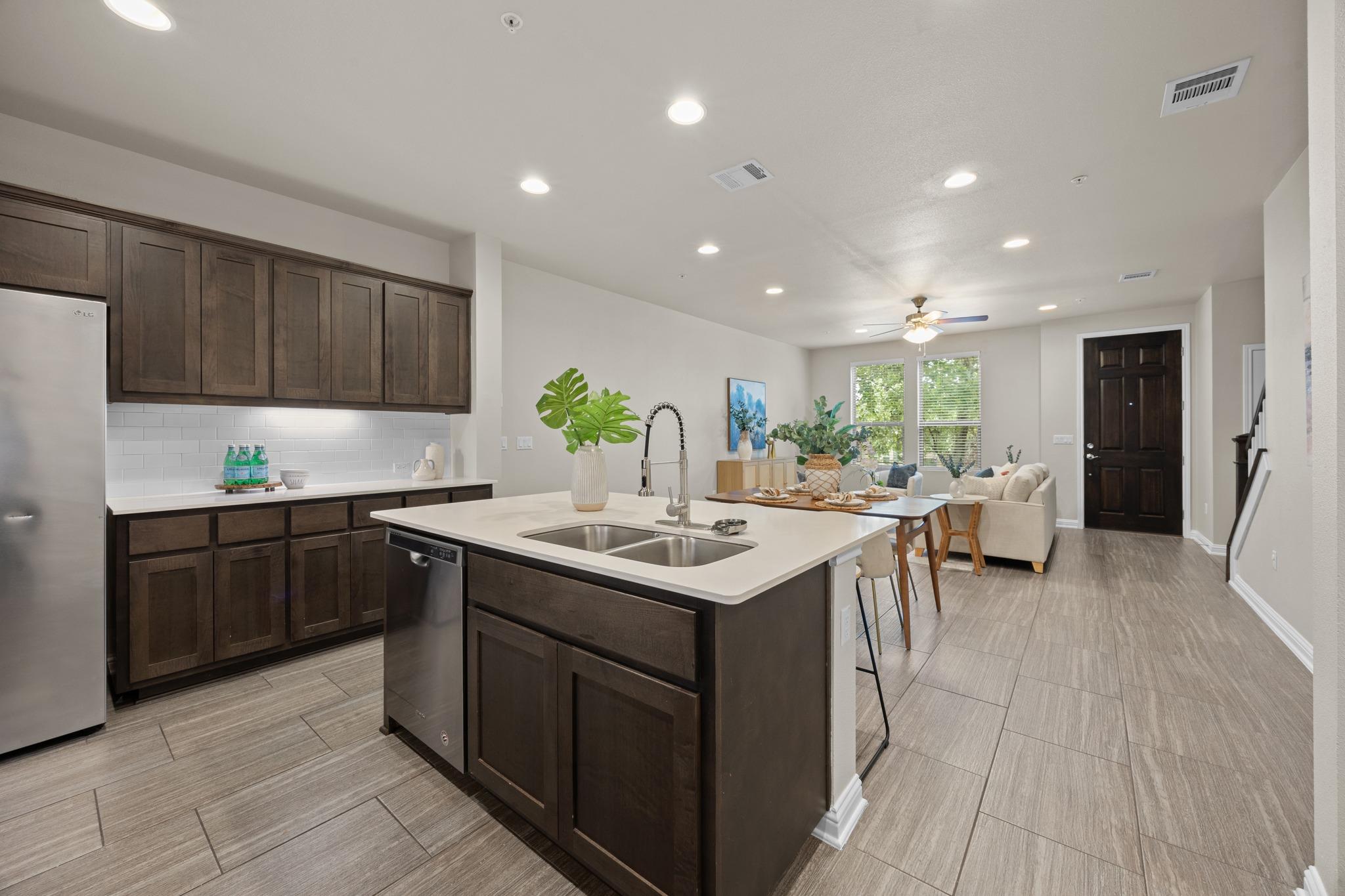 6814 E Riverside Dr # 104, Austin, TX 78741