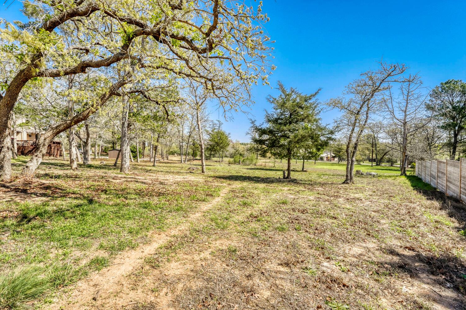 208 Ulupau Cir, Bastrop, TX 78602