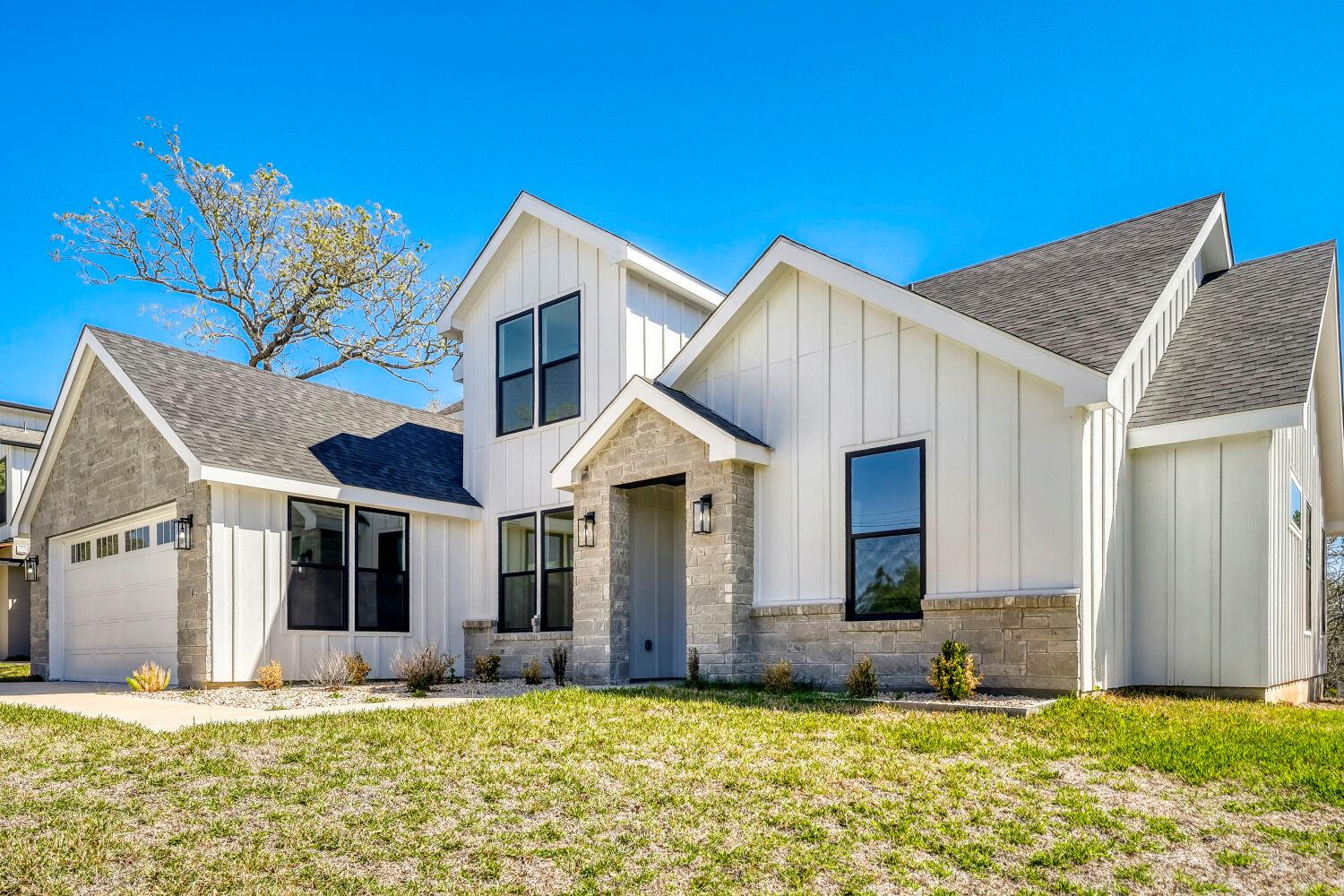 208 Ulupau Cir, Bastrop, TX 78602